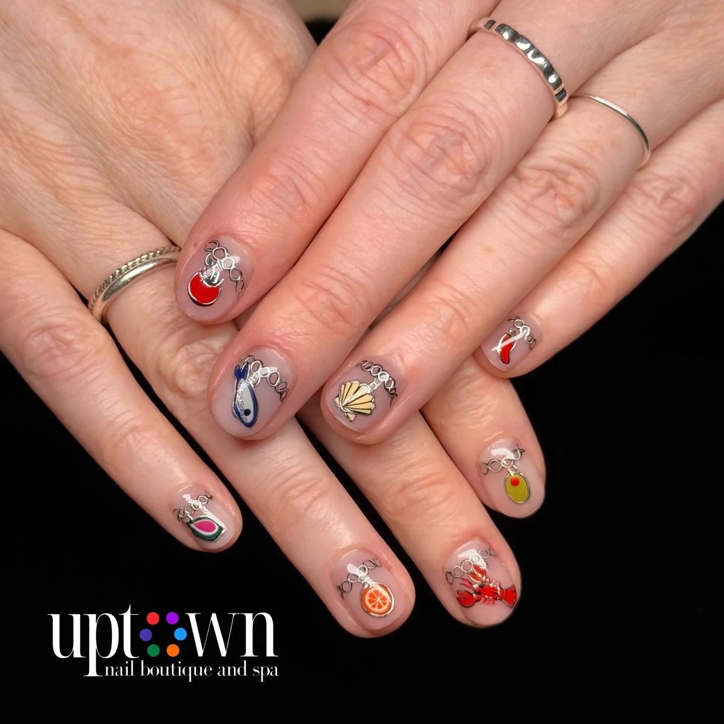 Another charm bracelet but this time: Mediterranean vibes 😍🐟🦞🍊🫒🐚🦪🍅

Call, DM, or email to make an appointment! We do accept walk-ins as well! ❤️
___________________________________

Visit our beautiful Mission boutique and unwind in comfort a