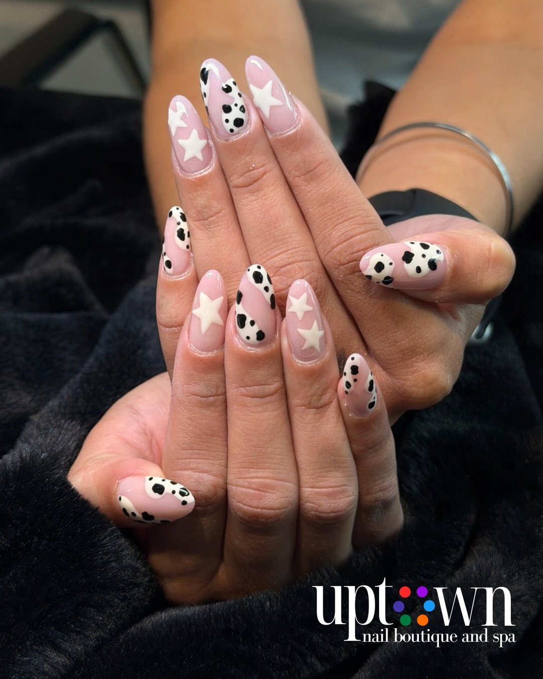 Swipe to see some of the cutest #calgarystampede nail sets we&rsquo;ve done recently! 🤠👢🐴⭐️

Call, DM, or email to make an appointment! We do accept walk-ins as well! ❤️
___________________________________

Visit our beautiful Mission boutique and