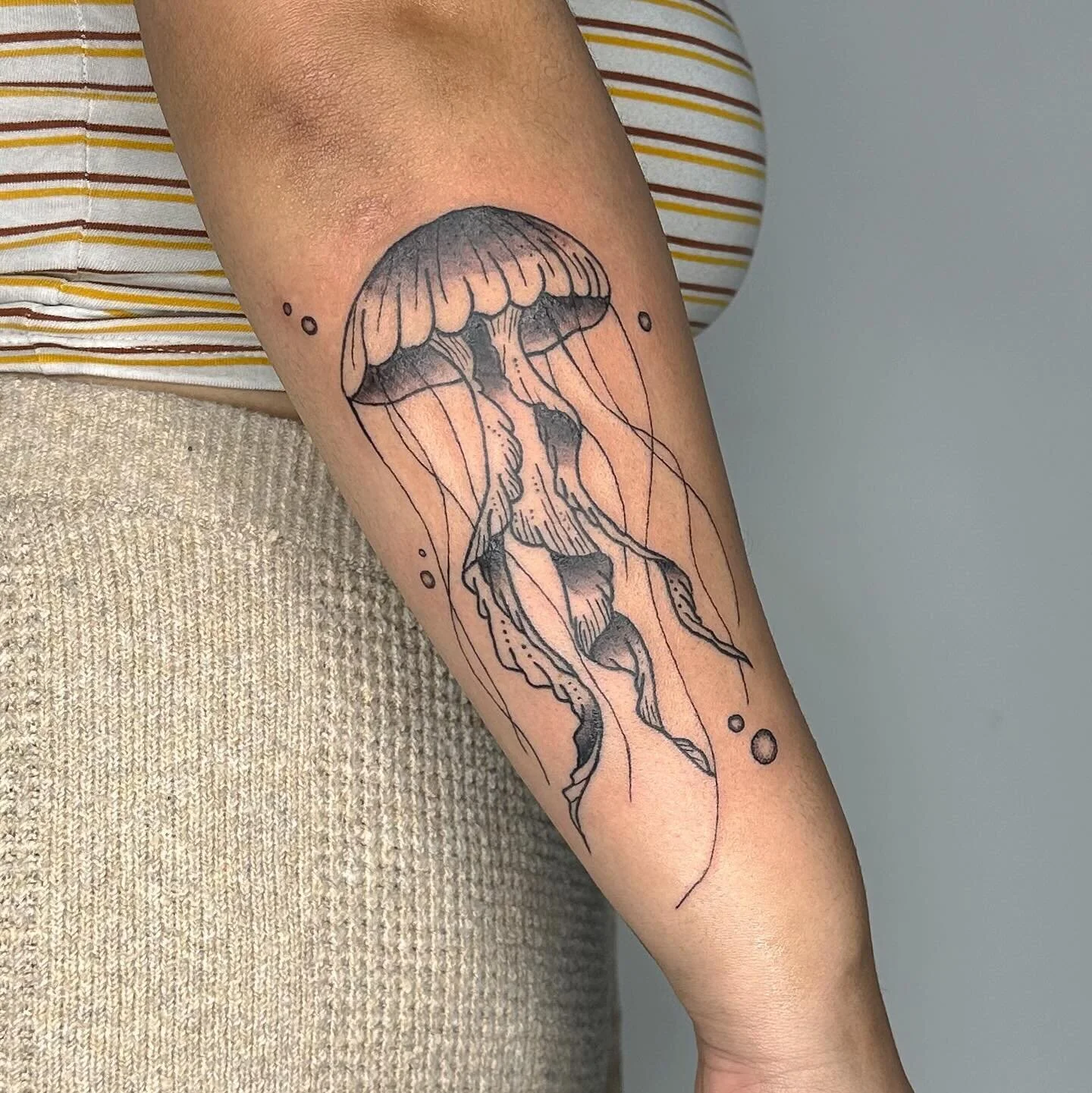 Jellyfish for the lovely @ileanastabbedme 🪼 #jellyfishtattoo #losangelestattooartist #tattooideas