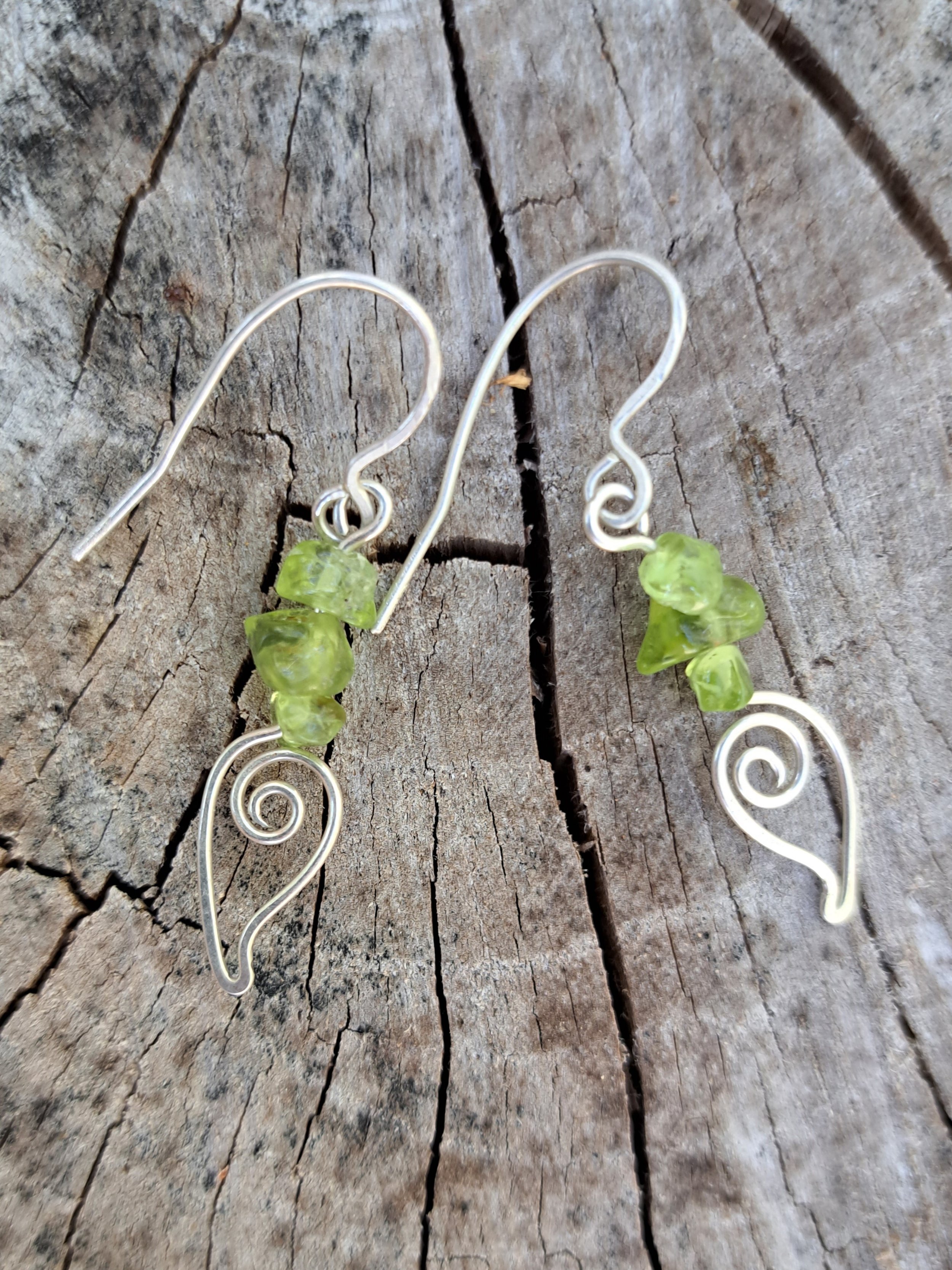 peridotchipleafearrings.jpg