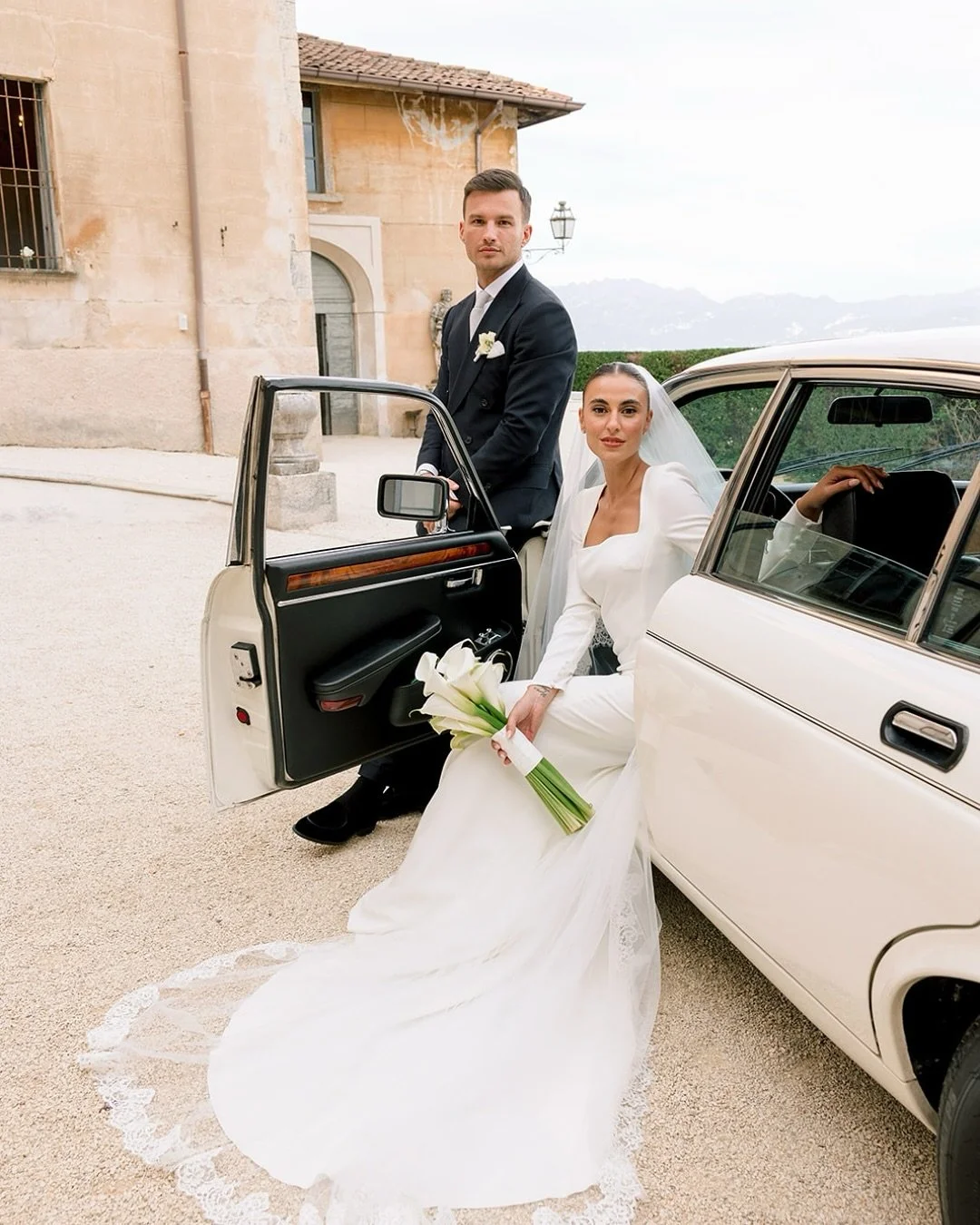 A wedding weekend at Castello Durini that felt like a modern editorial in motion.

@dibenedettoludovica wore custom-selected pieces from Rosa Clar&aacute; and Elisabetta Franchi, sourced through Le Spose di Milano, paired with sleek calla lilies and 