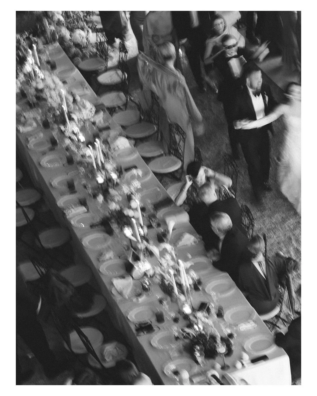 Dinner at Villa Aurelia rarely stays &ldquo;just dinner.&rdquo;
@aprodz &amp; @jrgdzrtz proved that the moment the energy is right, the timeline stops mattering.

Between courses, guests stood up, napkins started flying, and the long imperial table t