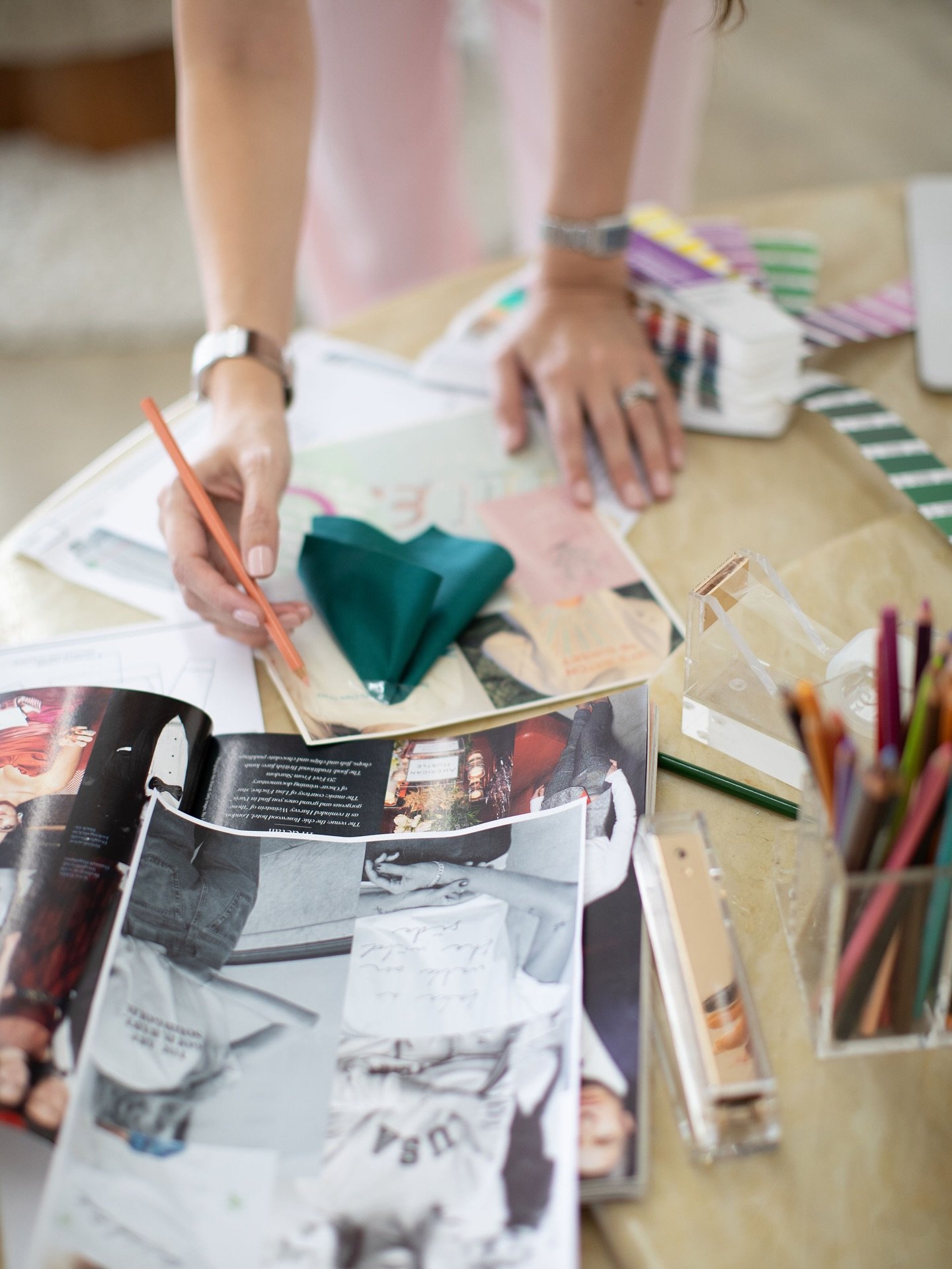 5 sourcing shifts every fashion founder needs to launch with confidence.

These 5 shifts changed everything.

If you&rsquo;re a fashion founder trying to launch your apparel brand without the overwhelm, here&rsquo;s what needs to shift:

&rarr; Guess