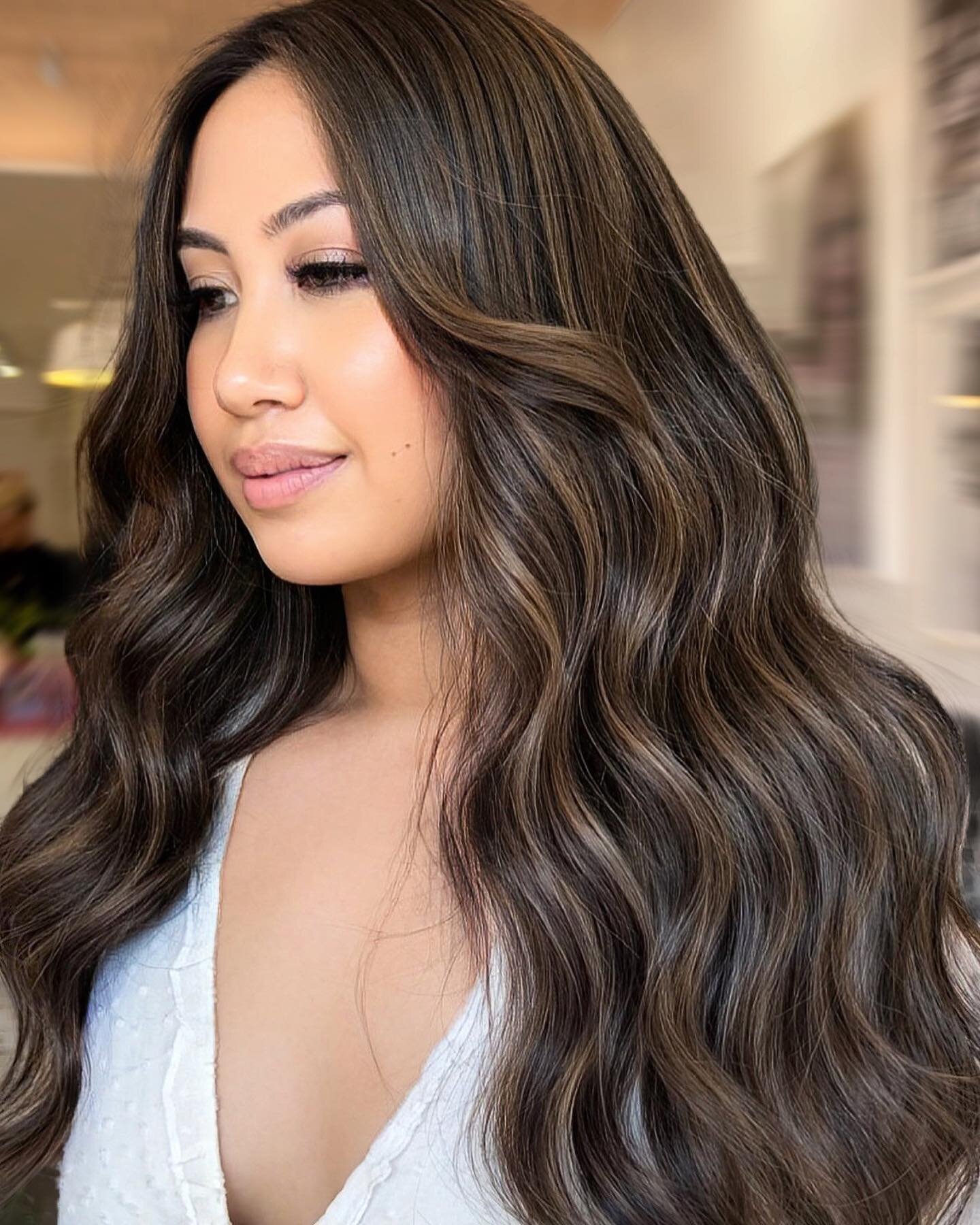 One from the archives 🍂 

Now booking for November and December, dm @faryaldoeshair for a free consultation 🤍
&bull;
&bull;
&bull;
&bull;
#hairtrends #hairgoals #balayageombre #balayage #balayagehair #redkenobsessed #dimensionalblonde #brunettebala