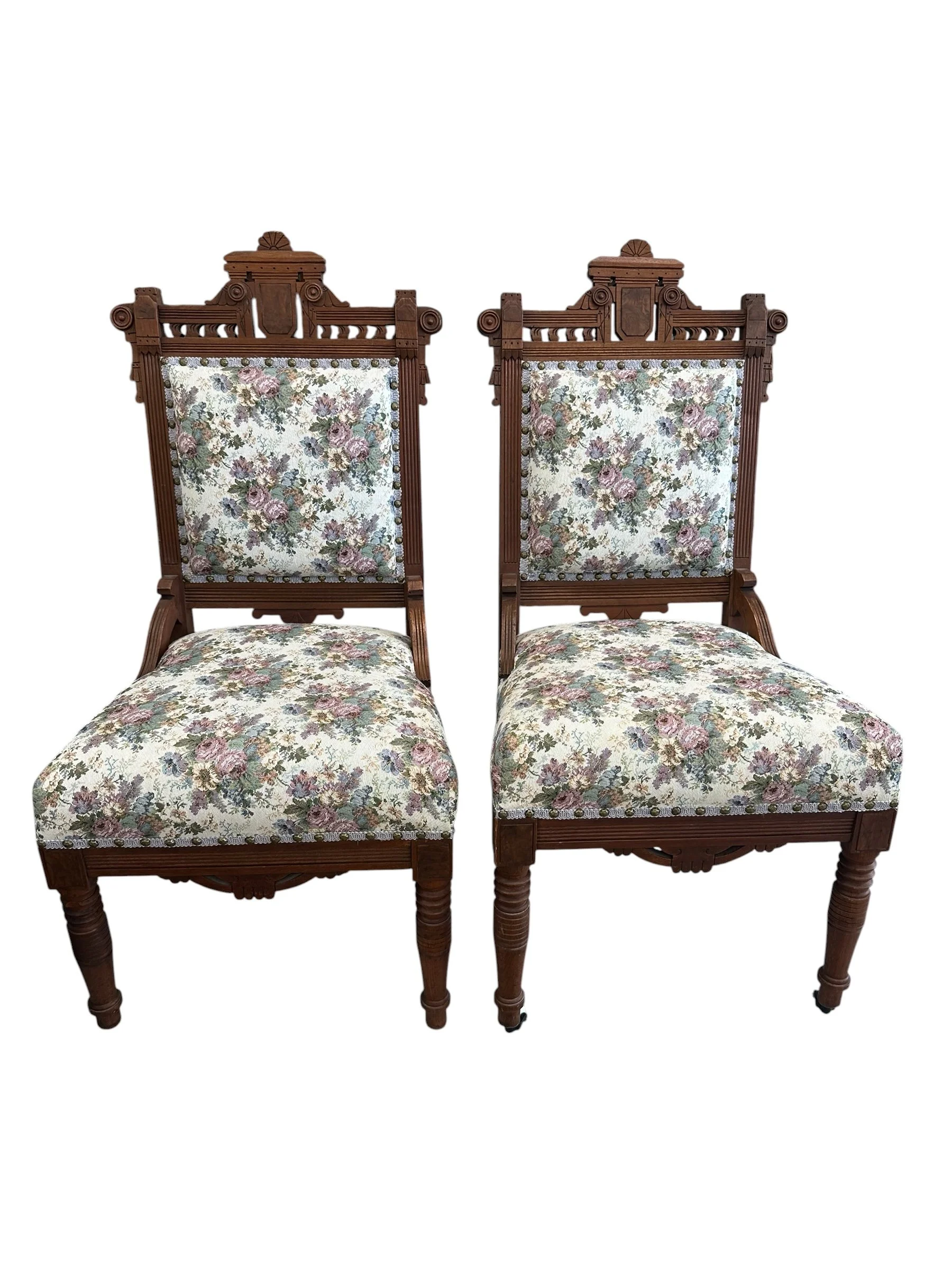 THE VICTORIA CHAIRS
$20 each 