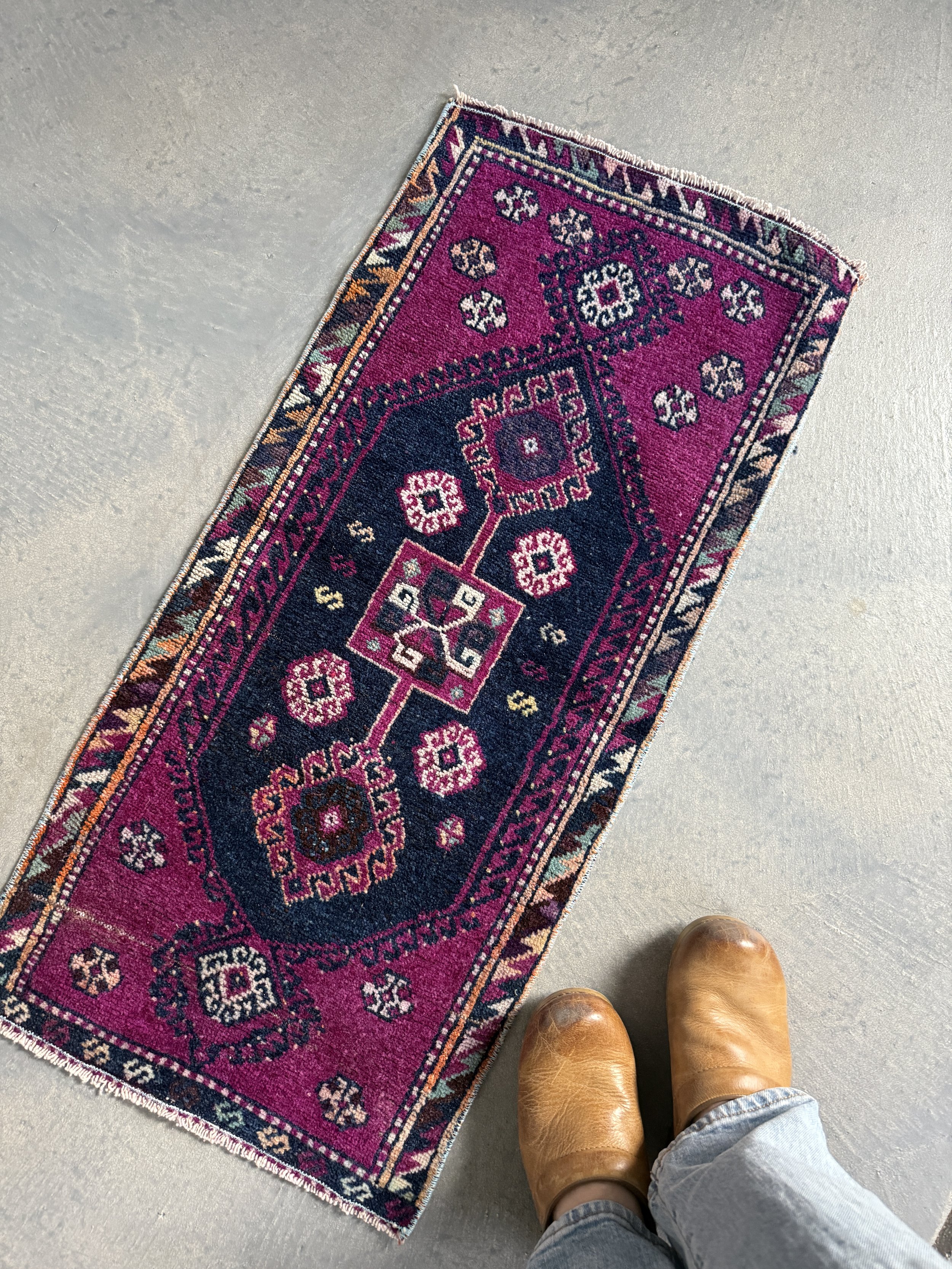 1'5 x 2'11 Vintage Mini