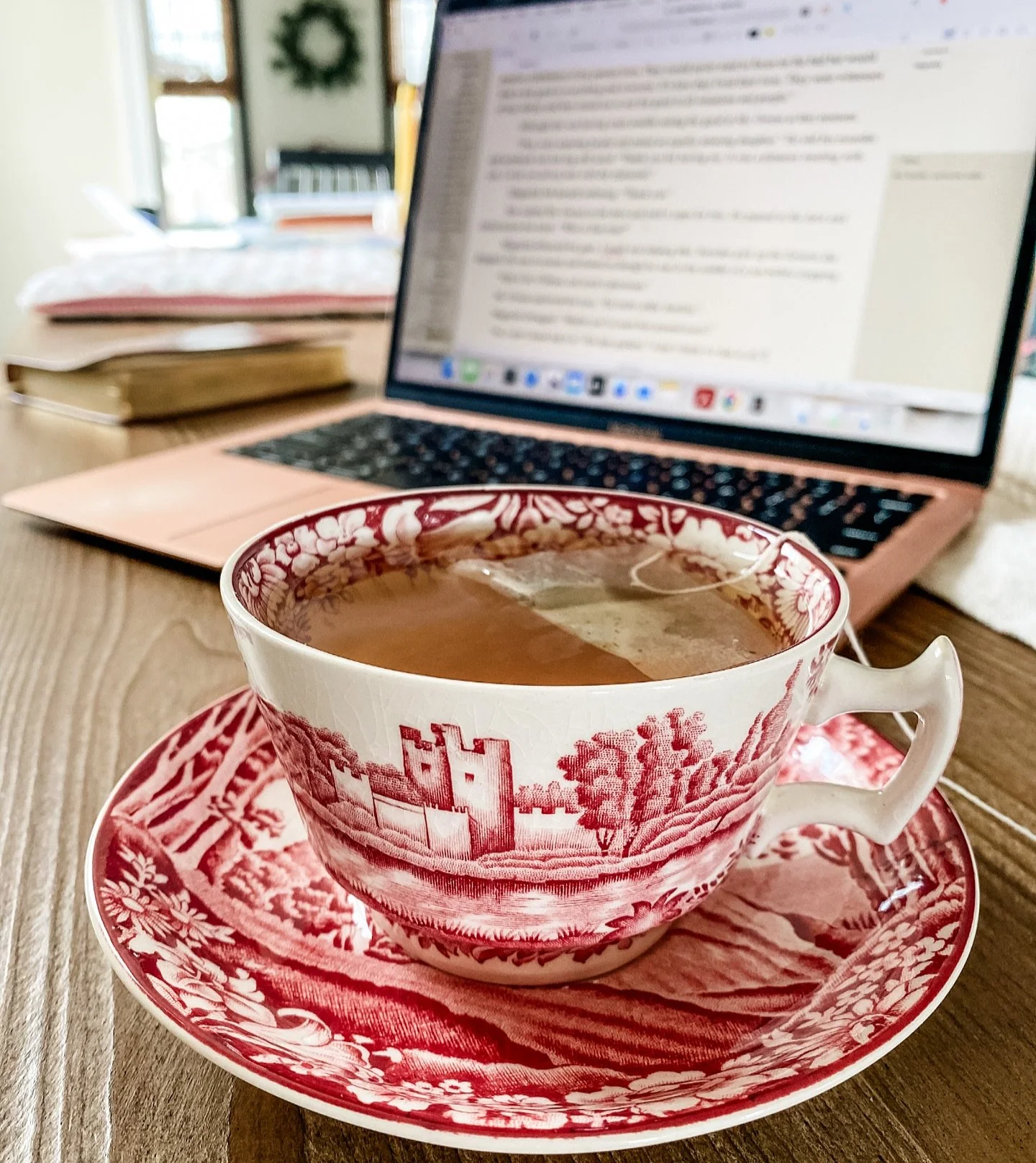 Another beauty! I adore tea cups with a story ☕️

This vintage tea cup of Ross Castle in Ireland comes with an Irish legend. 

&ldquo;Ross Castle perches in an inlet of Lough Leane. It is likely that the Irish chieftain O&rsquo;Donoghue M&oacute;r bu