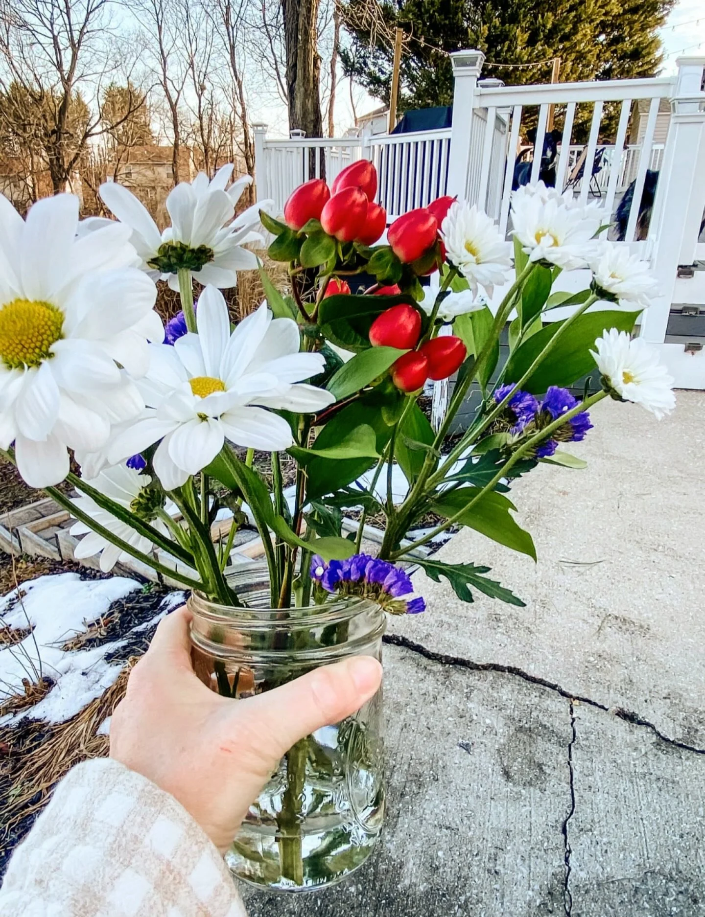 The most beautiful morning ⛅️

A bouquet of wildflowers, bowl of fresh berries, scones with bunny-shaped butter, and the laughter of friendship. 

Wishing you a lovely weekend! &hearts;