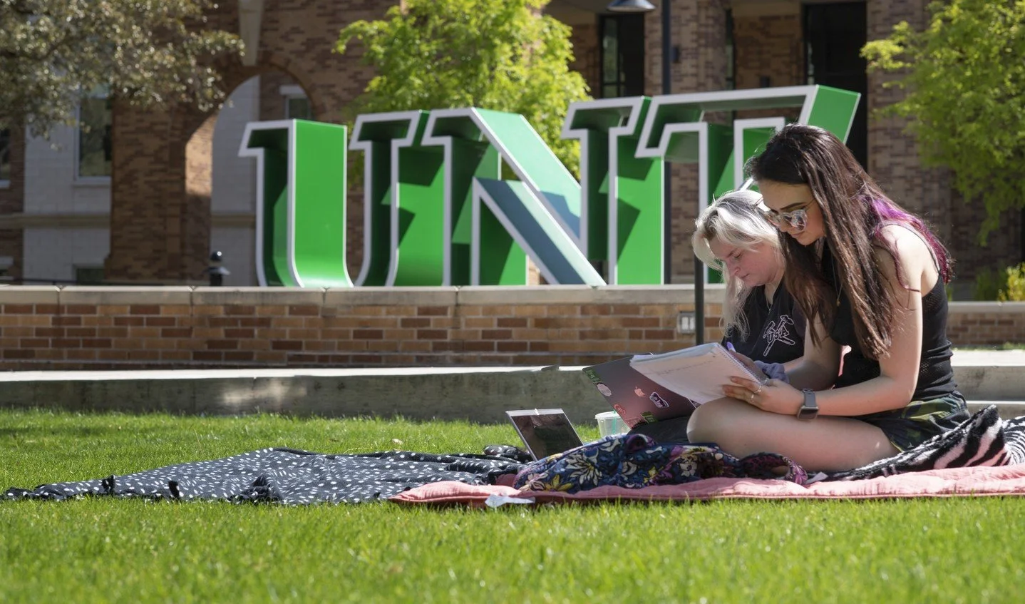 Soaking up the sunshine and enjoying every moment of summer, but counting down the days until Mean Green Move-In💚☀️