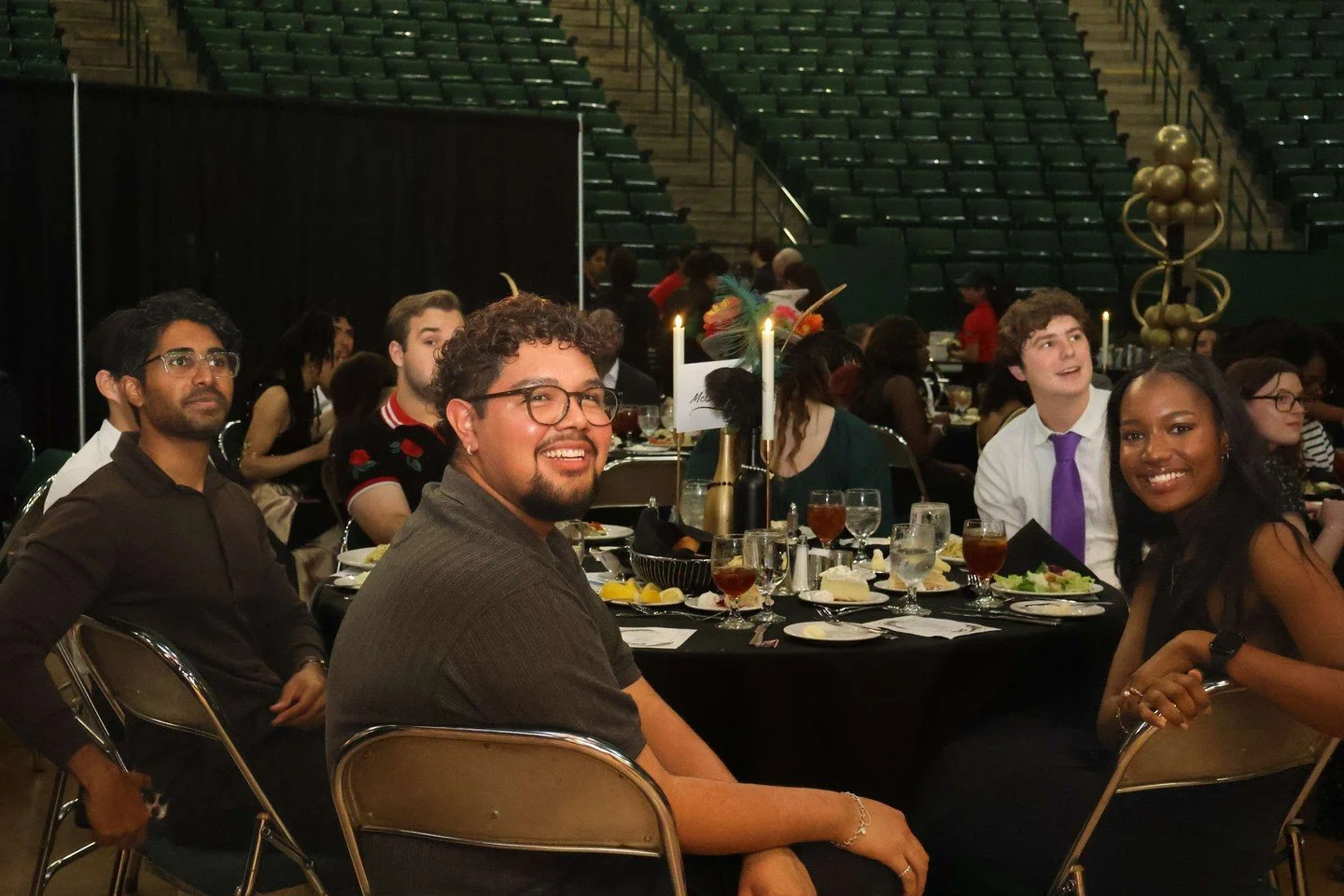 We celebrated the end of the academic year with a masquerade, honored our student staff, and learned how to waltz💃 The perfect ending to an unforgettable year!💚
#UNTHousing #UNTResLife #YouBelongHere #unt
