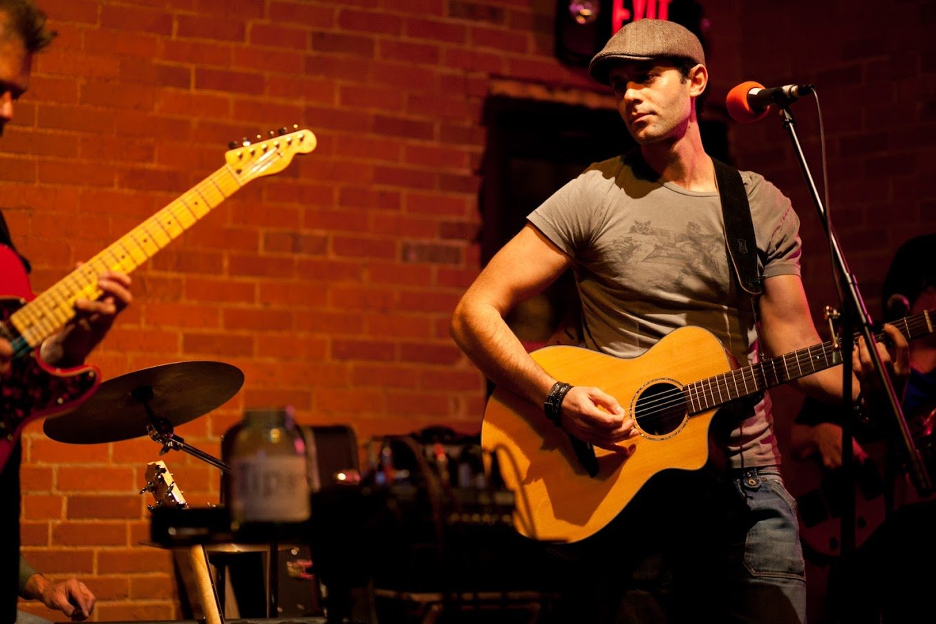 Live Music with Sami Rouissi