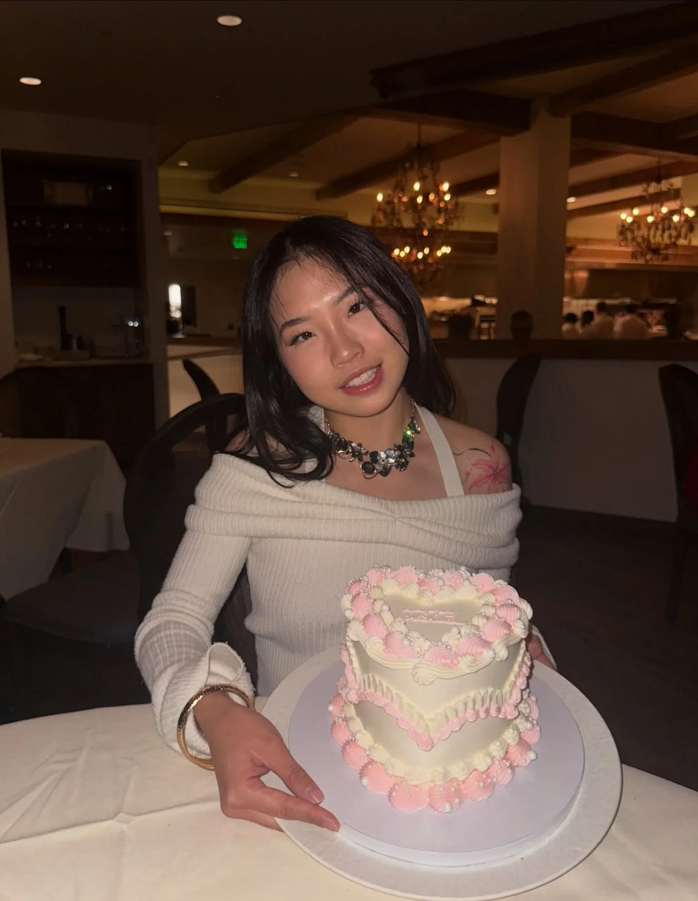 𝓗𝓪𝓹𝓹𝔂 𝓑𝓲𝓻𝓽𝓱𝓭𝓪𝔂 to #283 Ms. Lily &ldquo;Hera&rdquo; Su! Did you know that she is taller than her big, who is also taller than her gbig? #tallqueens👢😛 We wish you an amazing birthday Lily! 🩷

~

#chisigs #uwchisigs #uwchisigmaalpha #hap