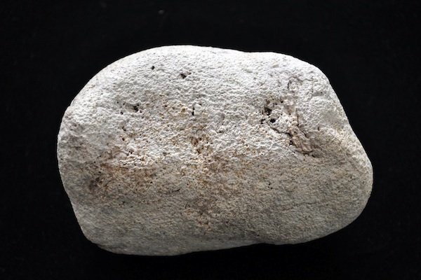 ambergris-gray-amber-find-looking-for-hunting-floating-gold-beach-ocean.jpg