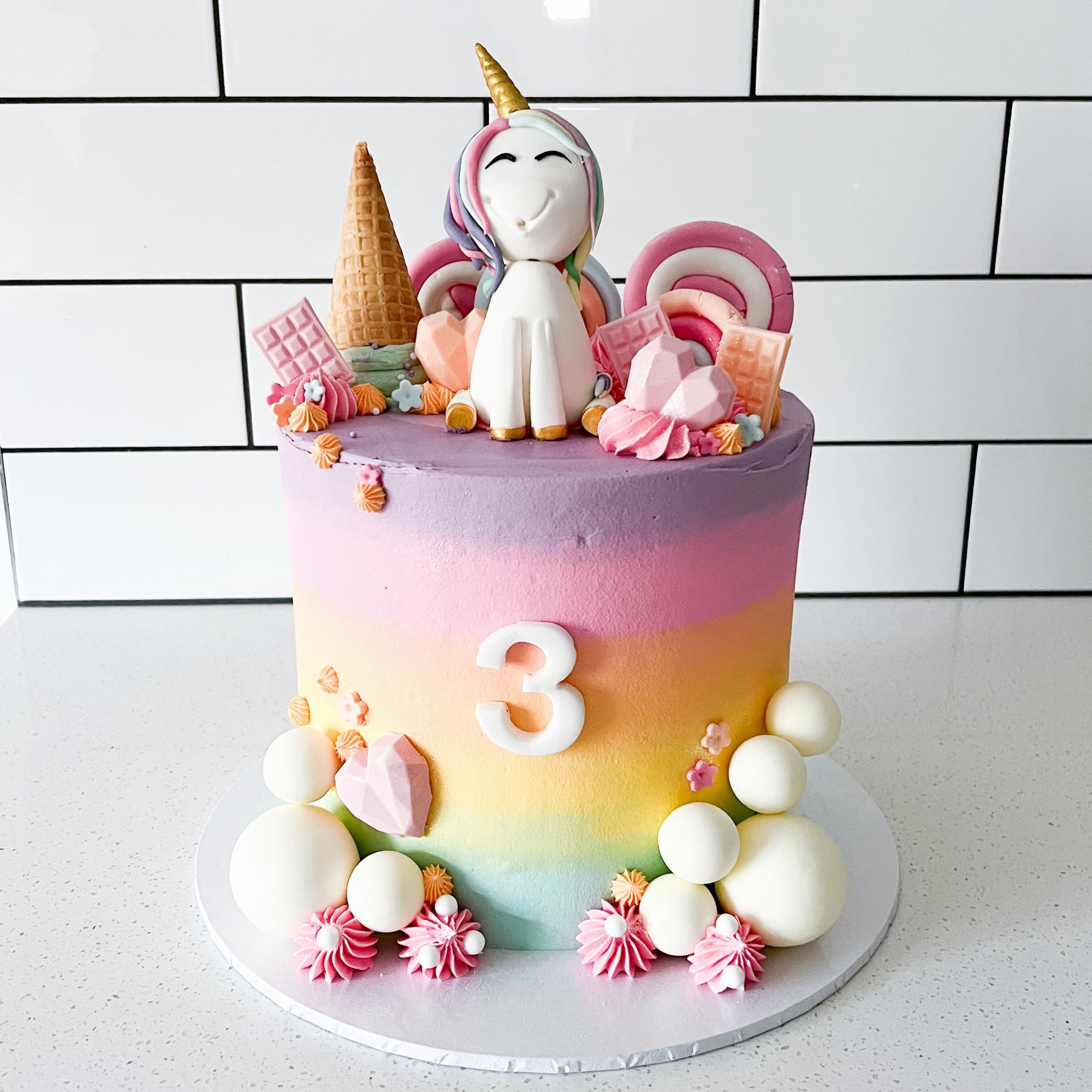 When the request for the cake is to look like &lsquo;something a magical creature vomited up&rsquo; 😍🌈

Fondant unicorn supplied by the customer 🦄