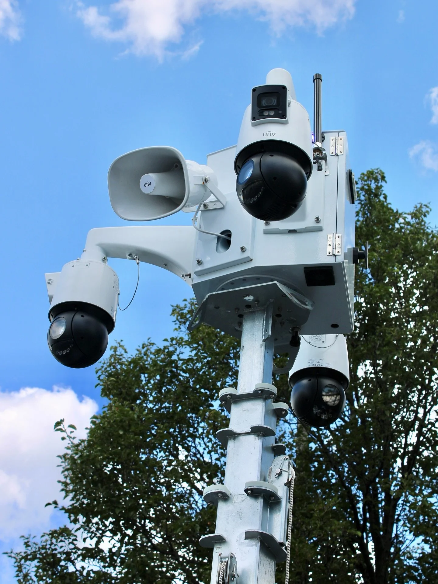 The future of site security is here &mdash; and Blue Line is proud to raise the standard right alongside it.

Introducing our Mobile Advanced Surveillance Towers (MAST Units):
✔ 24/7 AI-powered surveillance
✔ 360&deg; HD coverage + advanced night vis