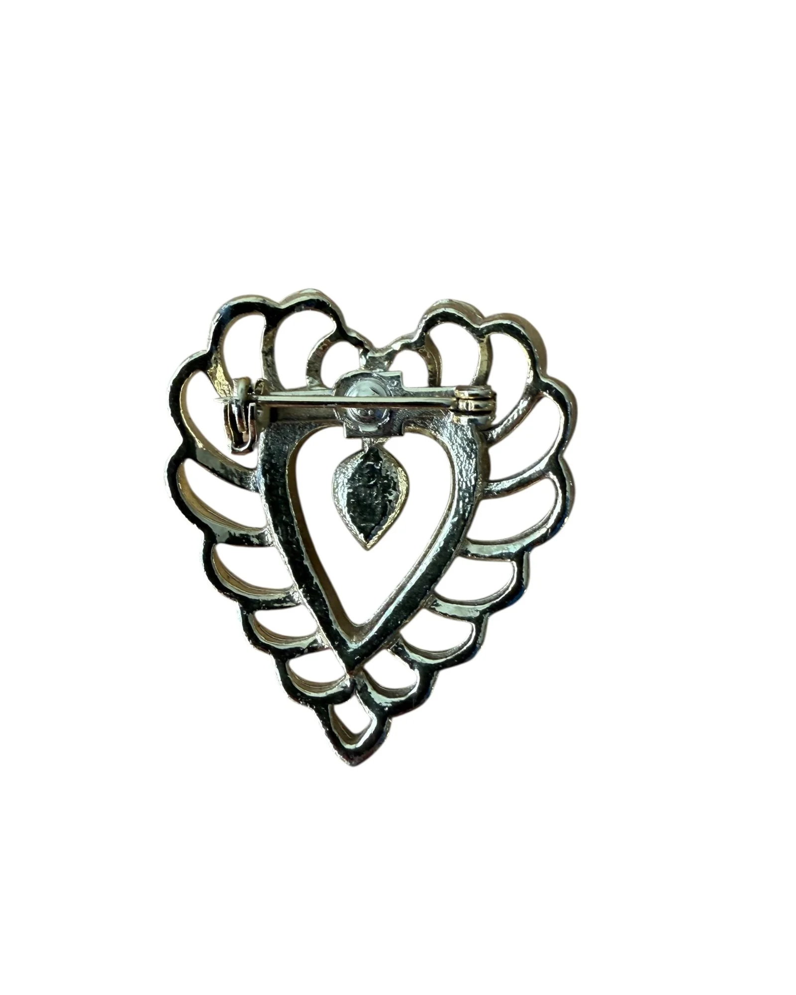 Scalloped Heart Brooch (2).jpeg