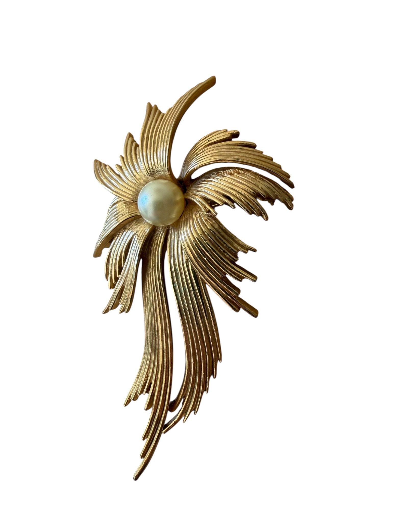 Trifari Pearl Flower (3).jpeg