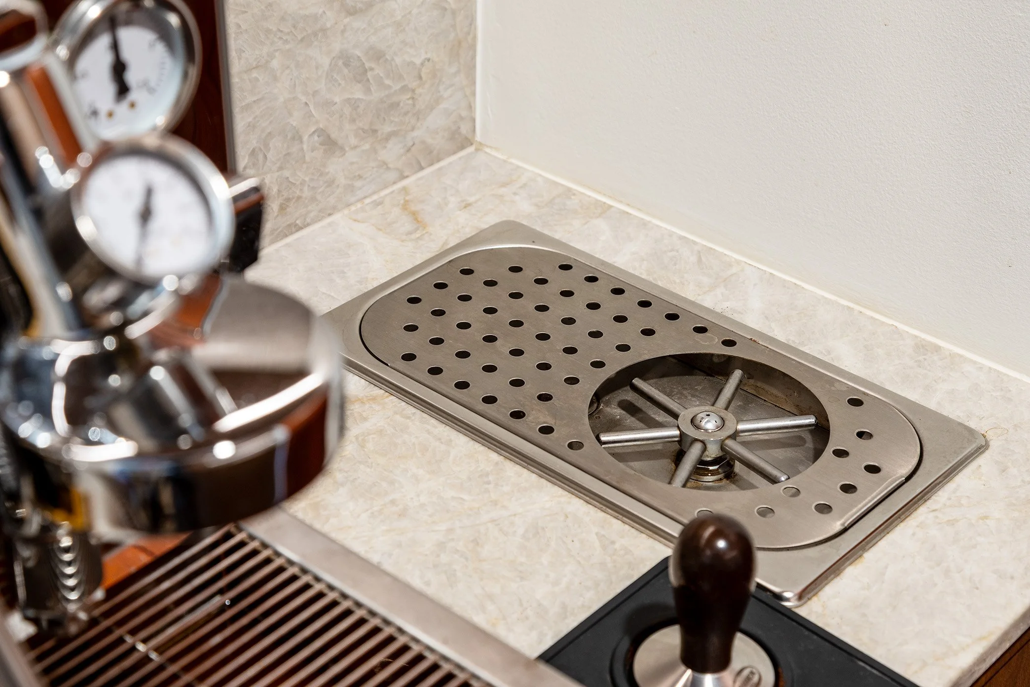 custom cabinetry in shenton park.jpg