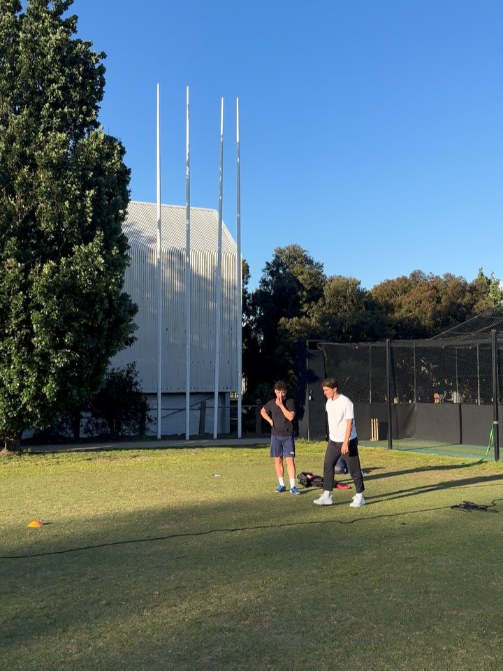 Skip your way into running fast ⚡️

Skipping (no, not A-skipping) taxes the body similar to the demands of striding and sprinting. 

3 skip variations:
1️⃣Rhythm Skips (video 1)
2️⃣Skips for height (video 2)
3️⃣Skips for distance (video 3)

Remember,