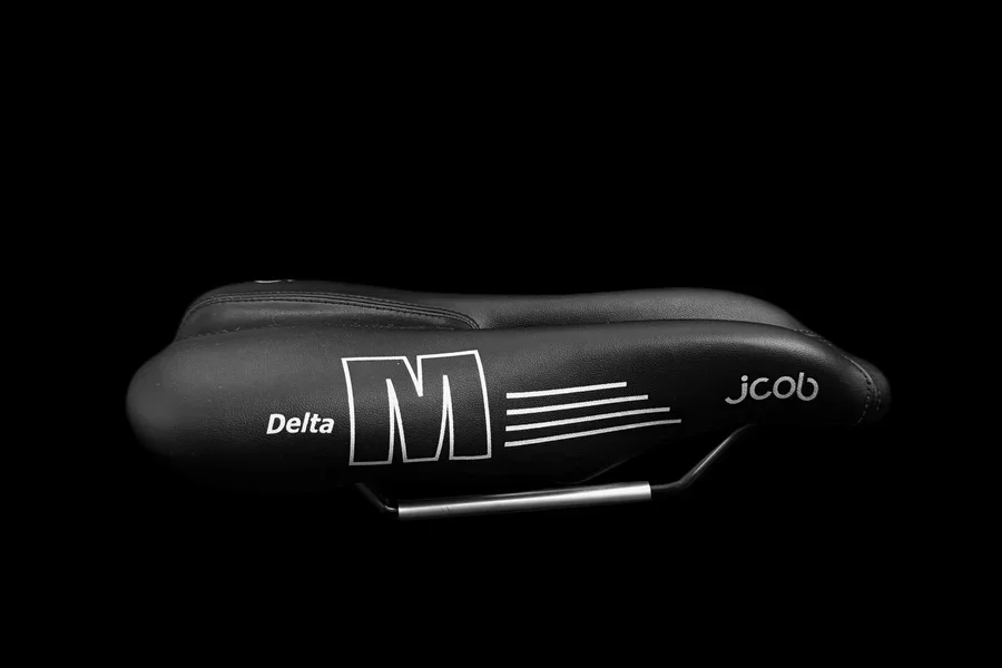 Saddle_DeltaM_Yumi_Main3_900x.webp