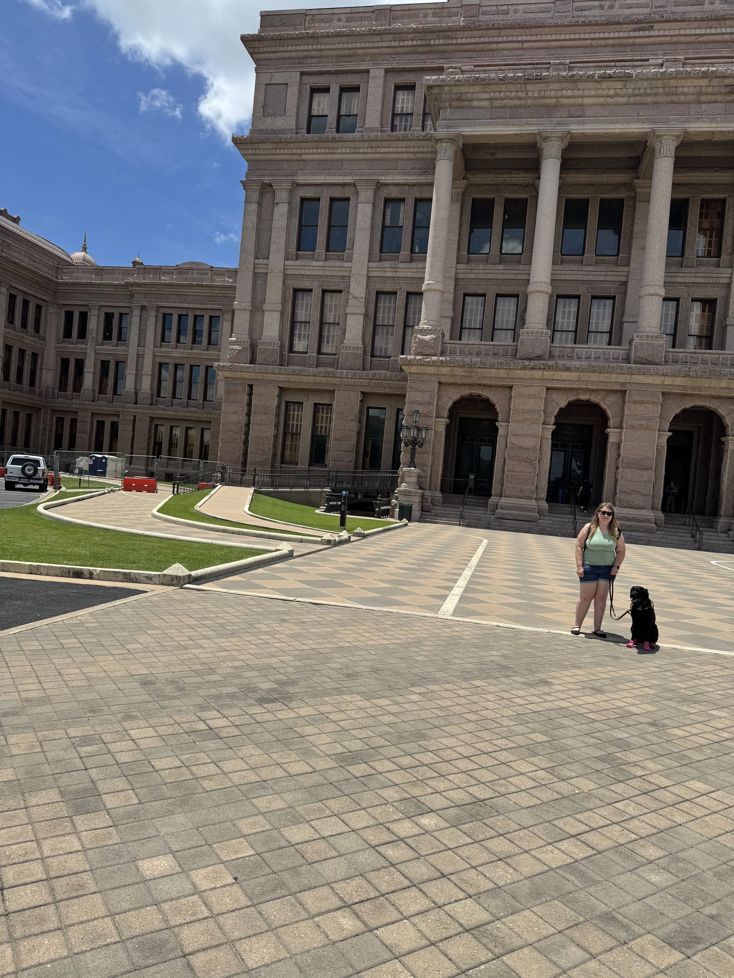 Lindsay and Eve in front of the Texas state capital.