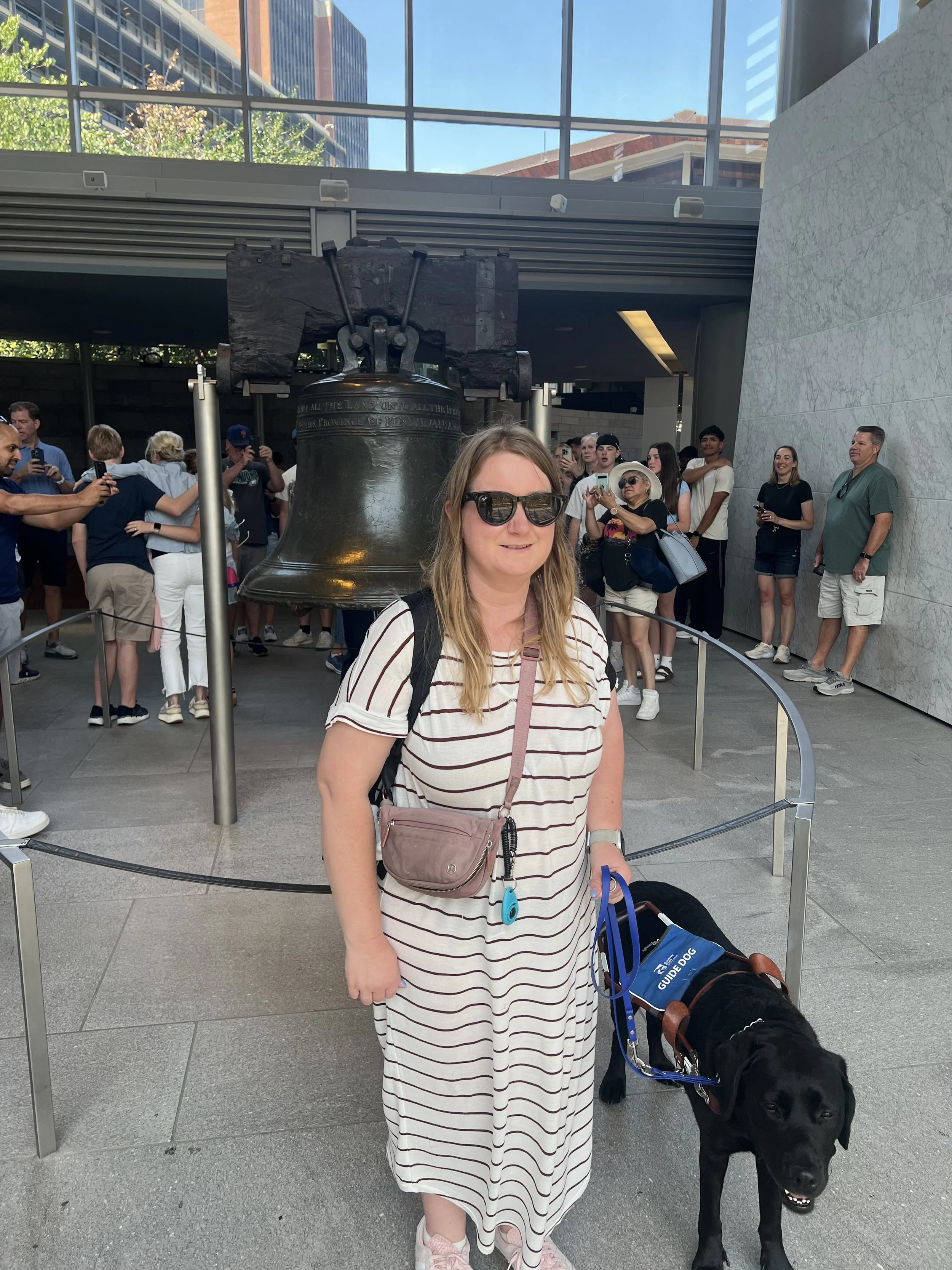 Lindsay and Eve in front of the Liberty Bell.