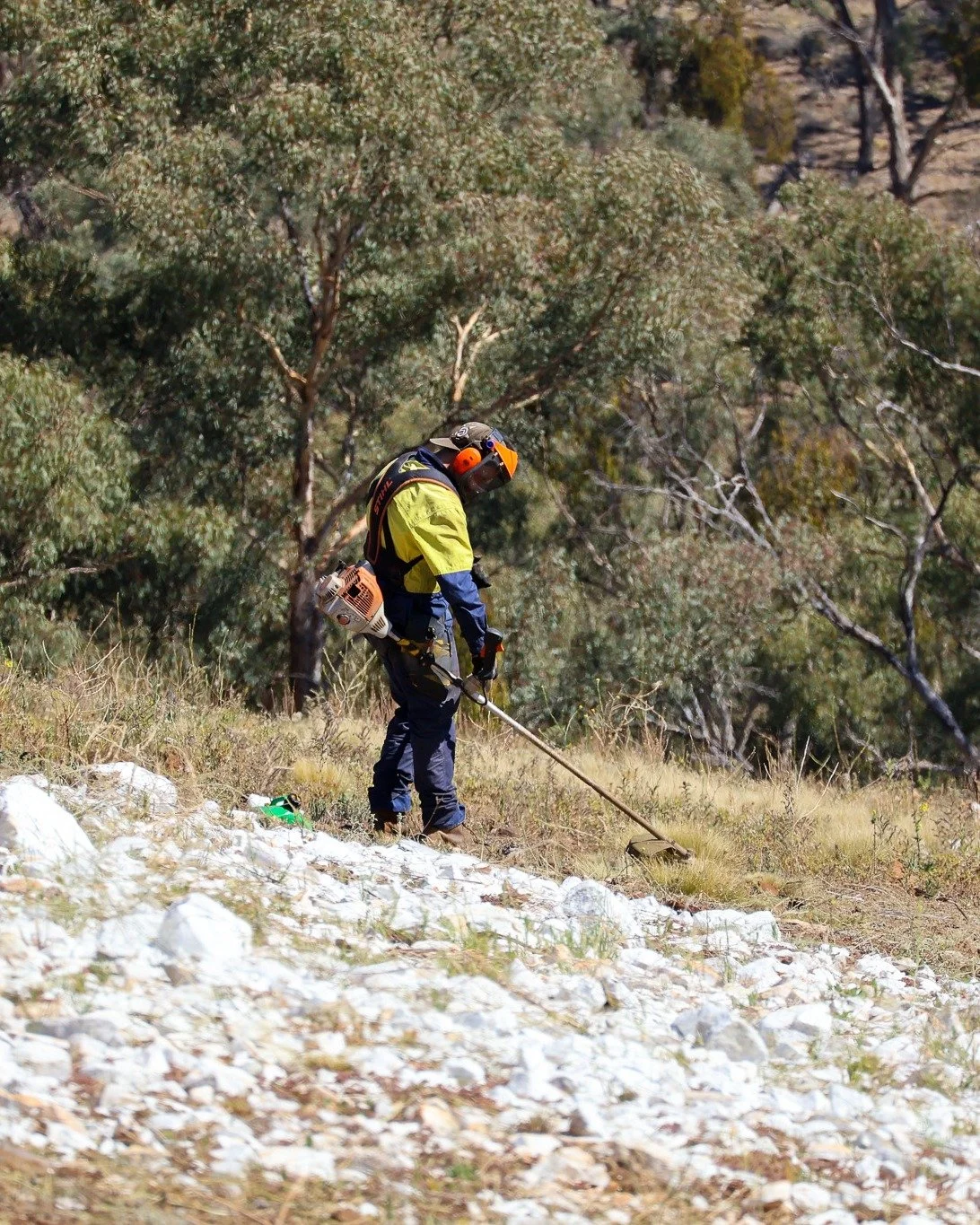 Behind the scenes shots of the Glenray Road Crew hard at work getting the iconic Mount Panorama sign ready for the upcoming Bathurst 12-hour race next week!

See if you can spot them in the last photo 🔎