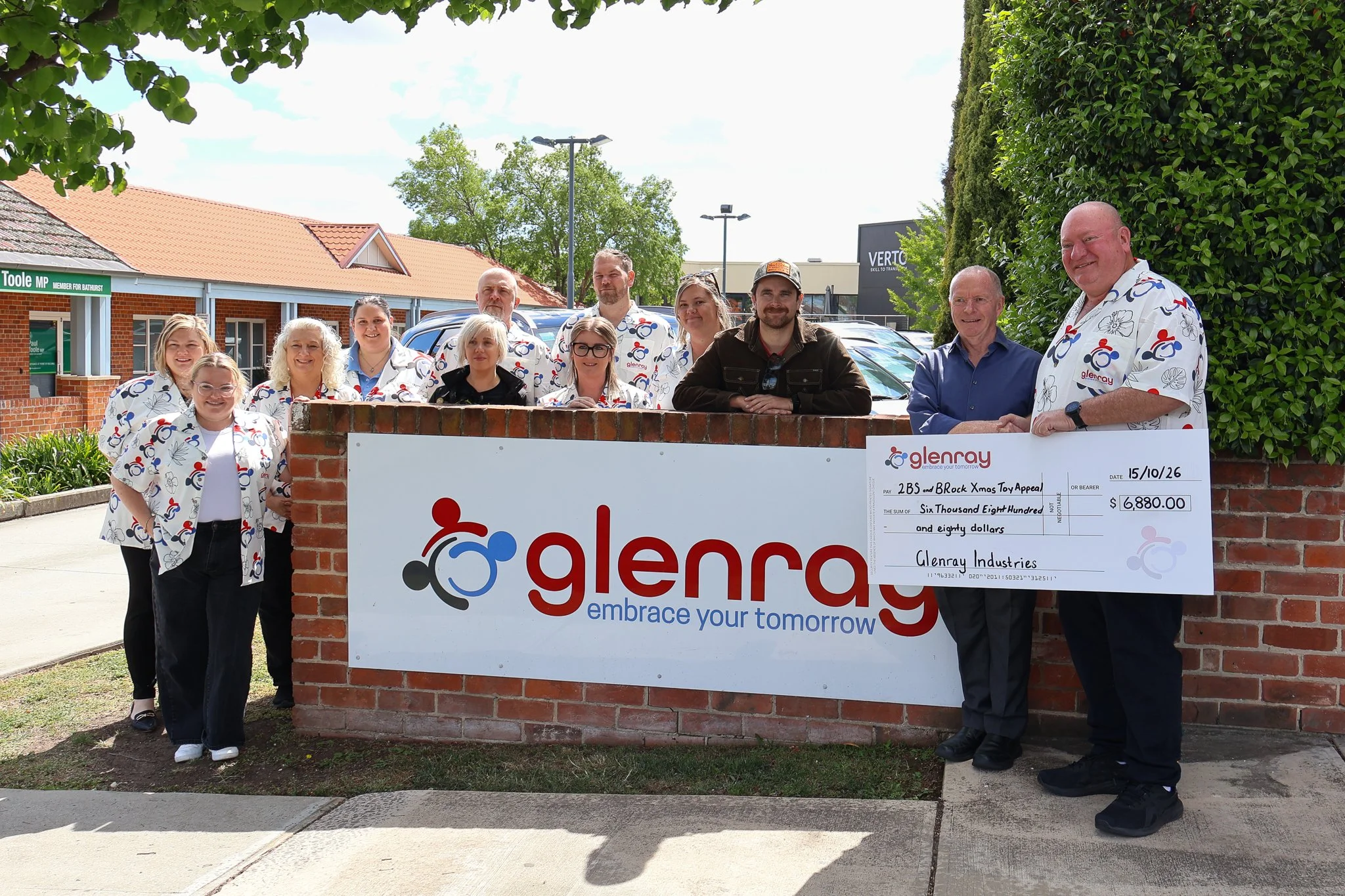 Glenray Helps Kickstart 2BS and B-Rock Christmas Toy Appeal with Hawaiian Shirt Fundraiser