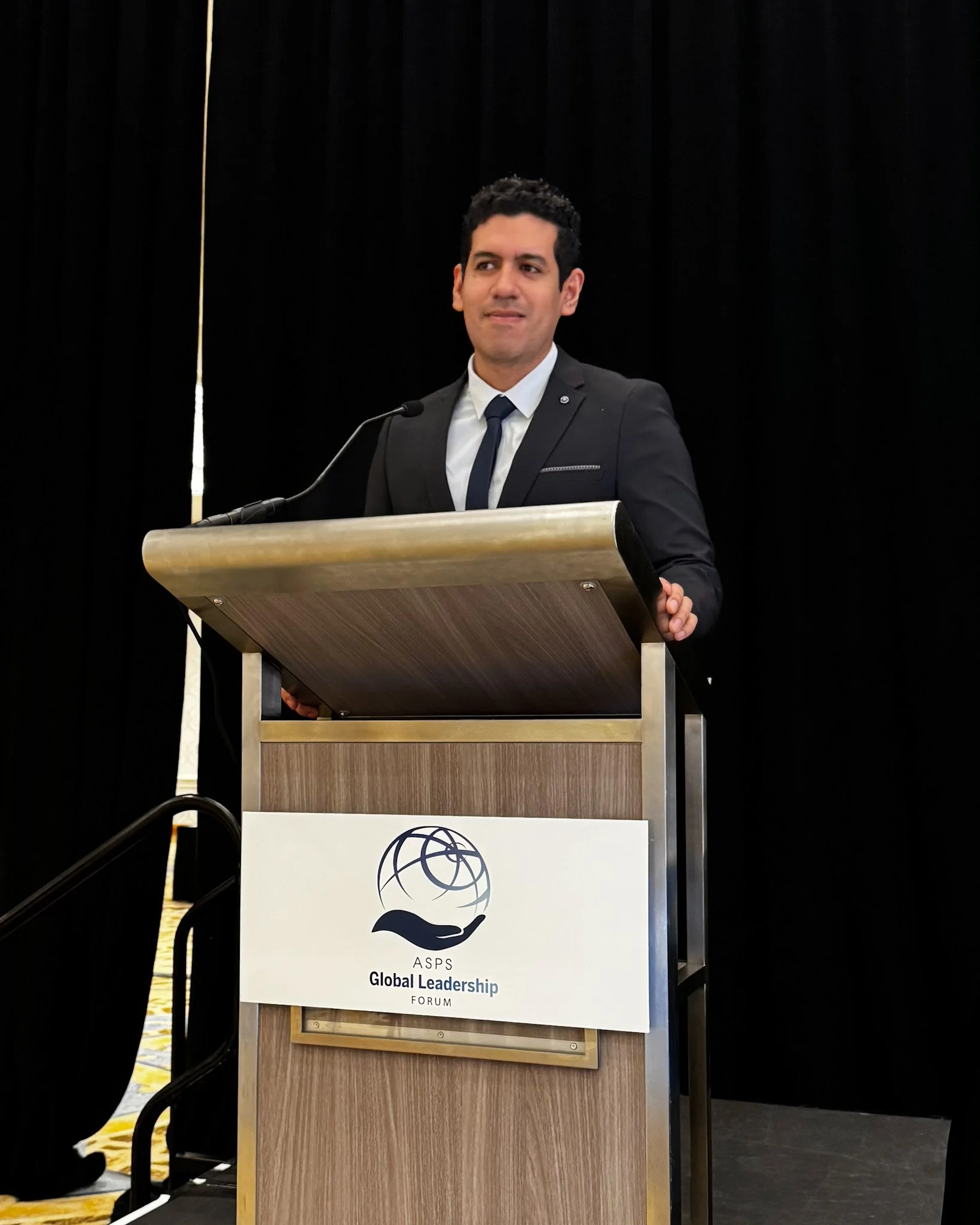 El Dr. Luis Gerardo Sandoval participa en el Global Leadership Forum de la ASPS: liderazgo internacional y reconocimiento con el Global Leadership Award
