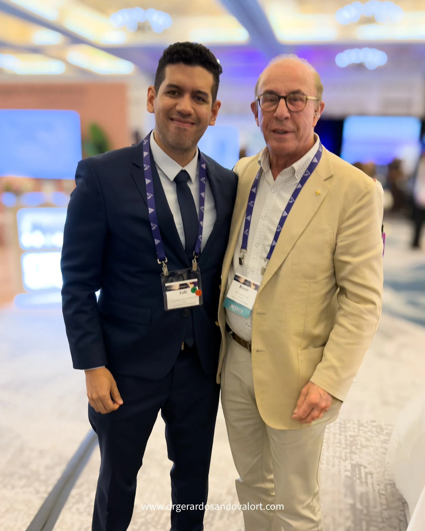 Con el Dr. Bryan Mendelson, referente mundial en anatomía facial aplicada al rejuvenecimiento, durante el Facial &amp; Rhinoplasty Symposium en Boca Raton.