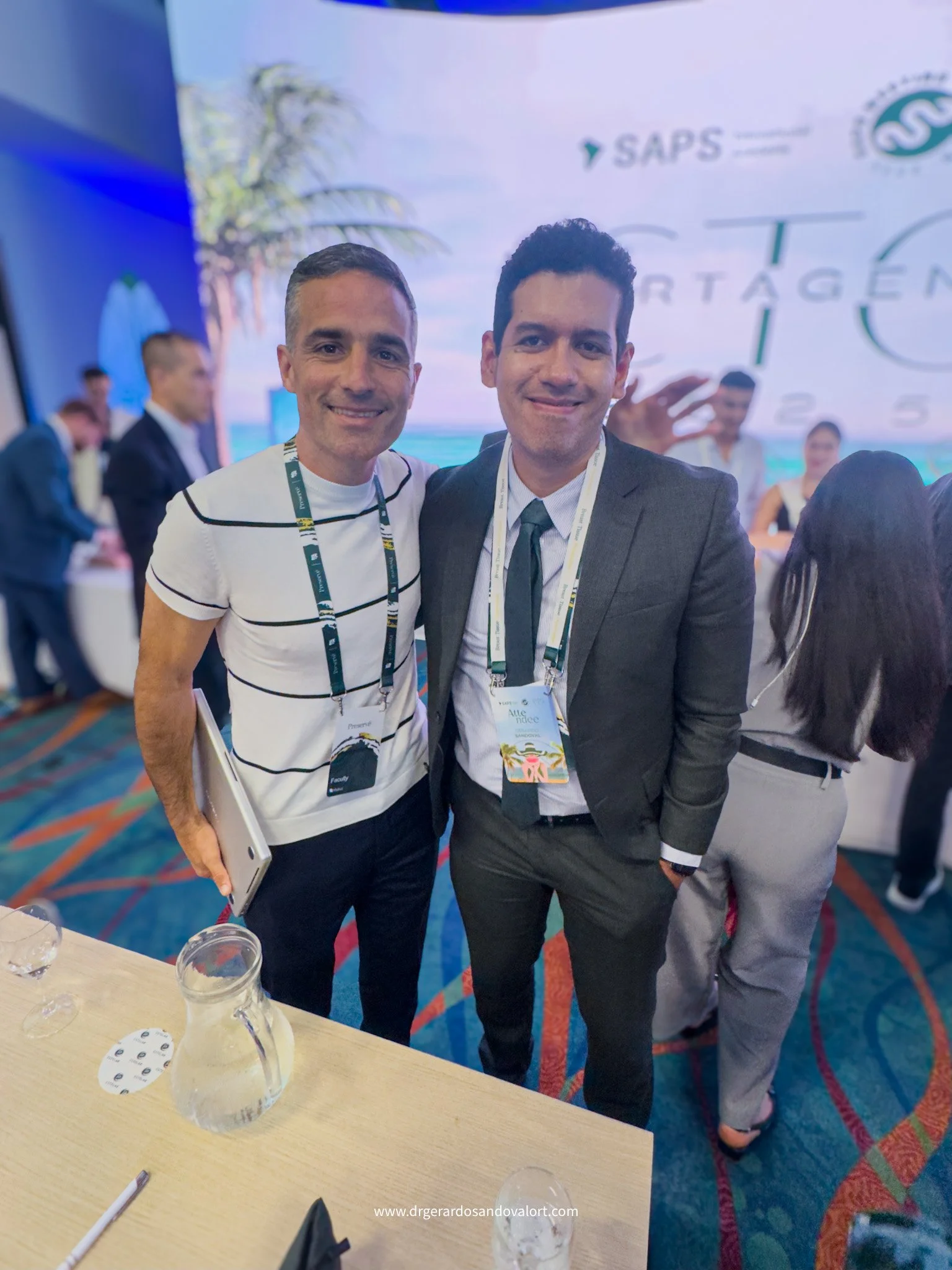 El Dr. Luis Gerardo Sandoval junto al Dr. Eugenio Chouhy en el SAPS Academy Meeting 2025 en Cartagena