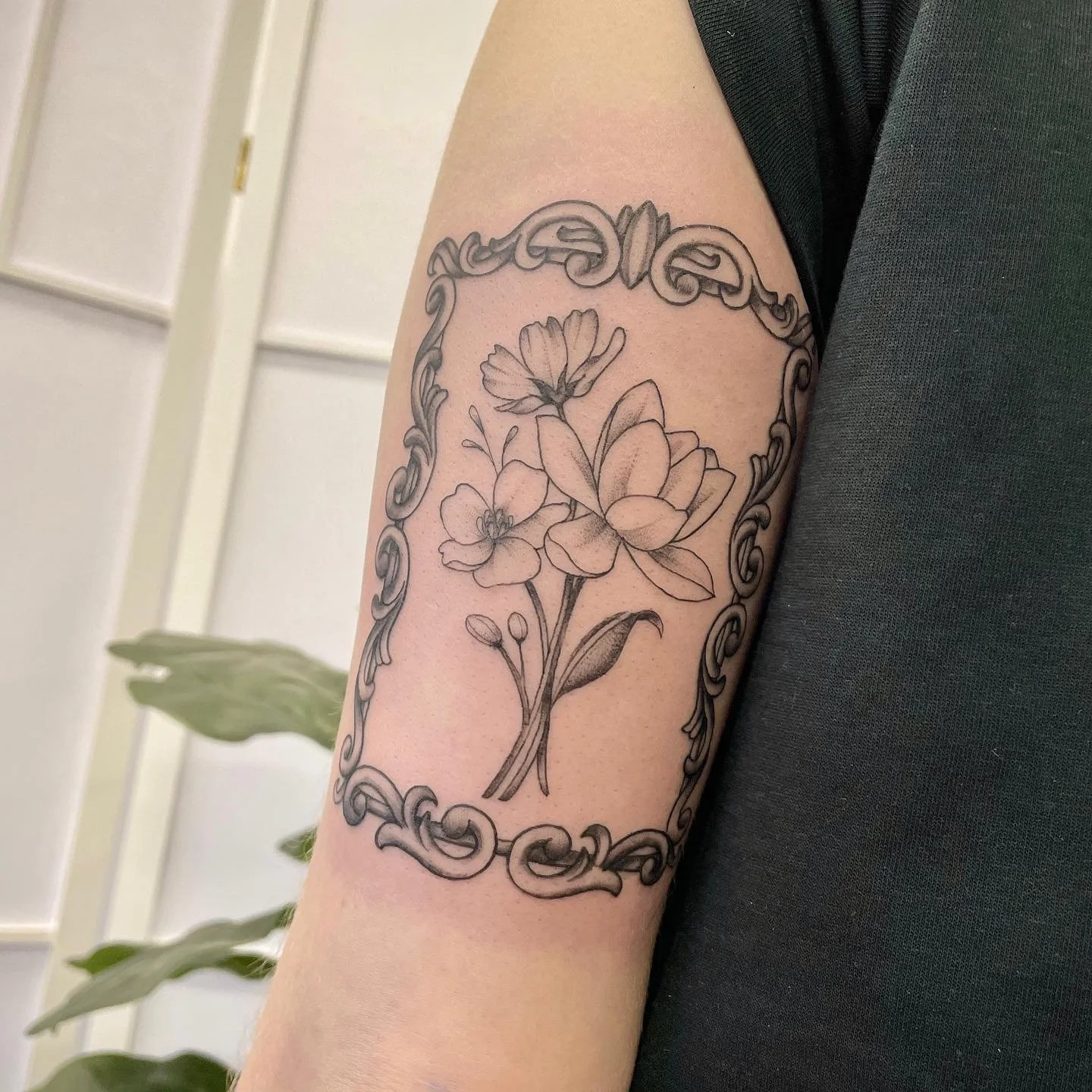 Birth flowers in an ornamental frame done the other day! Thanks for coming to see me at the new shop ✨

#adelaidetattoos#neotraditonaltattoos #flash #armtattoo #armtattoos #lineworkers  #blackworktattoo #blackworkers #flashart #tattooideas #tattoofla