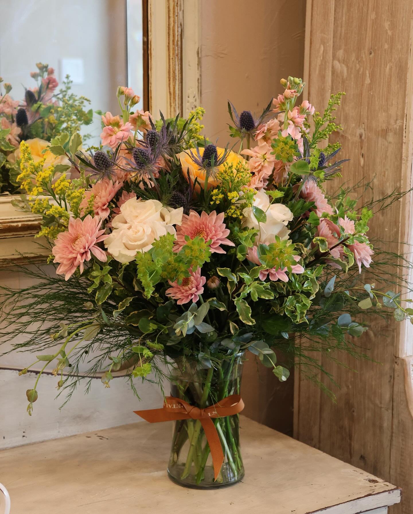 A popular color combination in the store recently 💗

#shadesofpetals #flowers #flowersofinstagram #flowershop