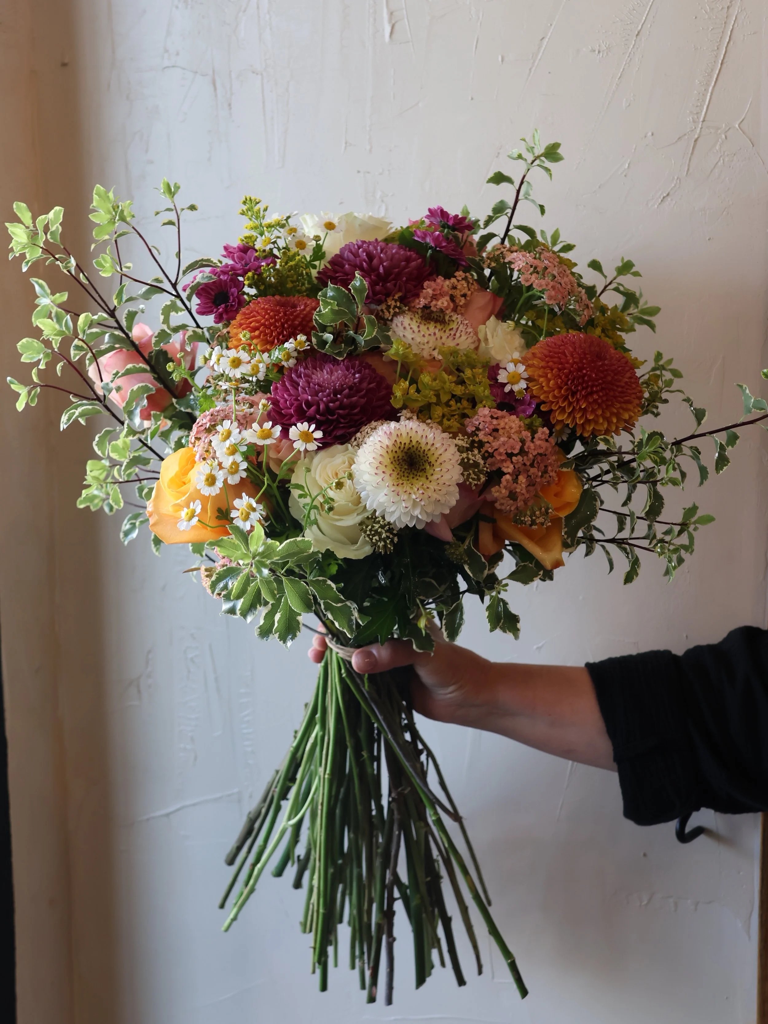 This was a fun arrangement

#shadesofpetals #flowers