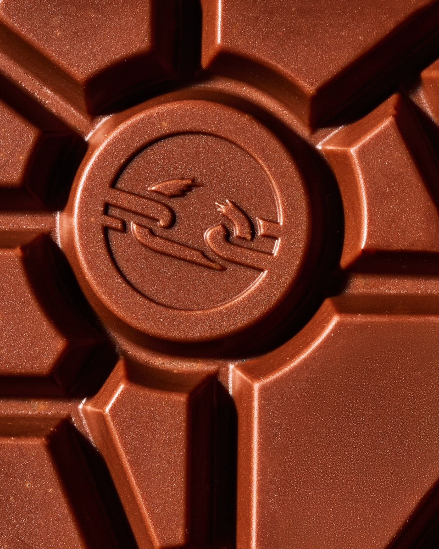 One more 🤫 🍫

Shot with Sony a7c and 90mm macro lens @sonymea 
Light: @godox_global ad600 pro 
Product: @tonyschocolonely_uk_ire

#foodphotographerdubai 
#productphotographerdubai 
#dubaifoodphotographer