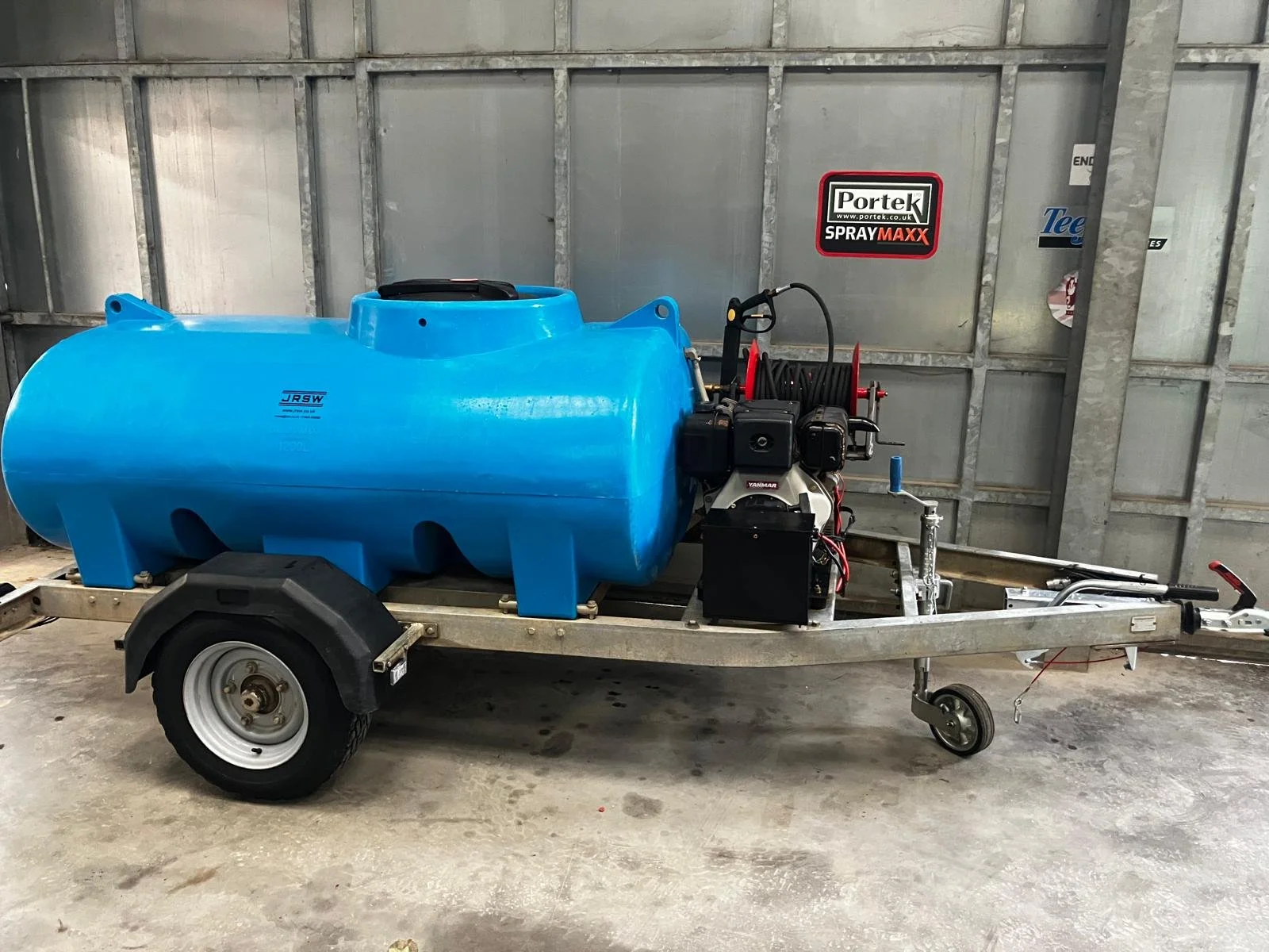 Fast tow, 1200ltr, electric start diesel, c/w 10mtr reel, new hitch & LED lights £3250 + vat