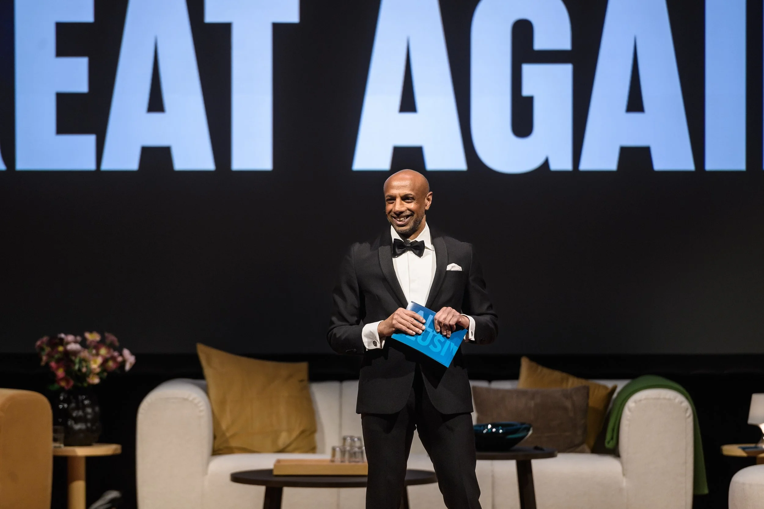 Aaron Kroon på scen under sitt framträdande på Oscarsteatern.