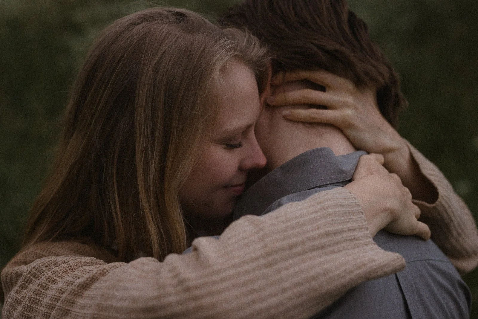  tunnelmallinen parikuvaus Tampereella iltavalossa