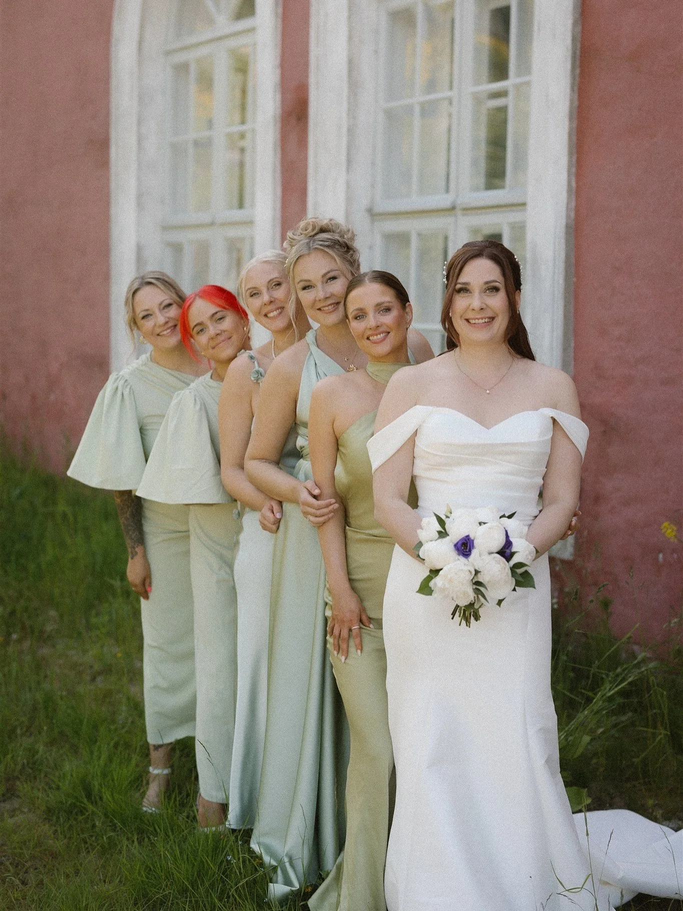 Mielet&ouml;n m&auml;&auml;r&auml; ihania kuvia viime kes&auml;lt&auml;, mutta mist&auml; aloittaa julkaiseminen? 🙈

Niinp&auml;. 🙈

T&auml;ss&auml; ihana satunnainen otanta upeista h&auml;ist&auml; Suomenlinnasta t&auml;n&auml; kes&auml;n&auml;! ?