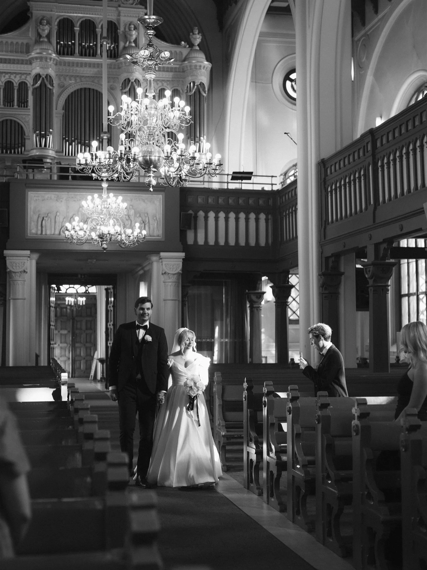 Miettiess&auml;si kuvausta kanssani, sinun on hyv&auml; tiet&auml;&auml;, ett&auml; mulle on aina t&auml;rkeint&auml;, ett&auml; teill&auml; on kuvauksissa hyv&auml; ja turvallinen olo. 🥰

Vaikka puhun paljon siit&auml;, ett&auml; parhaat kuvat synt