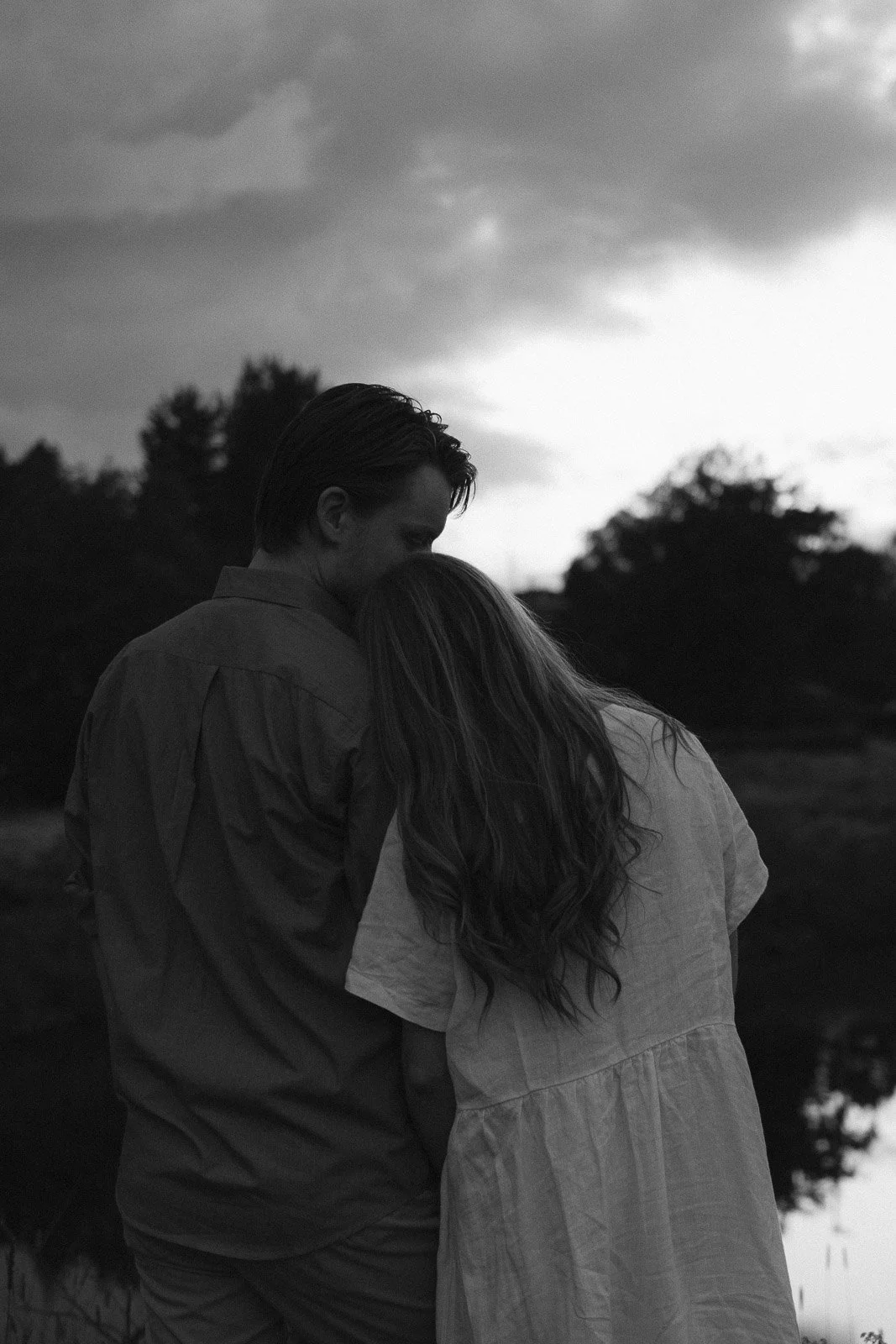  tunnelmallinen parikuvaus Tampereella iltavalossa