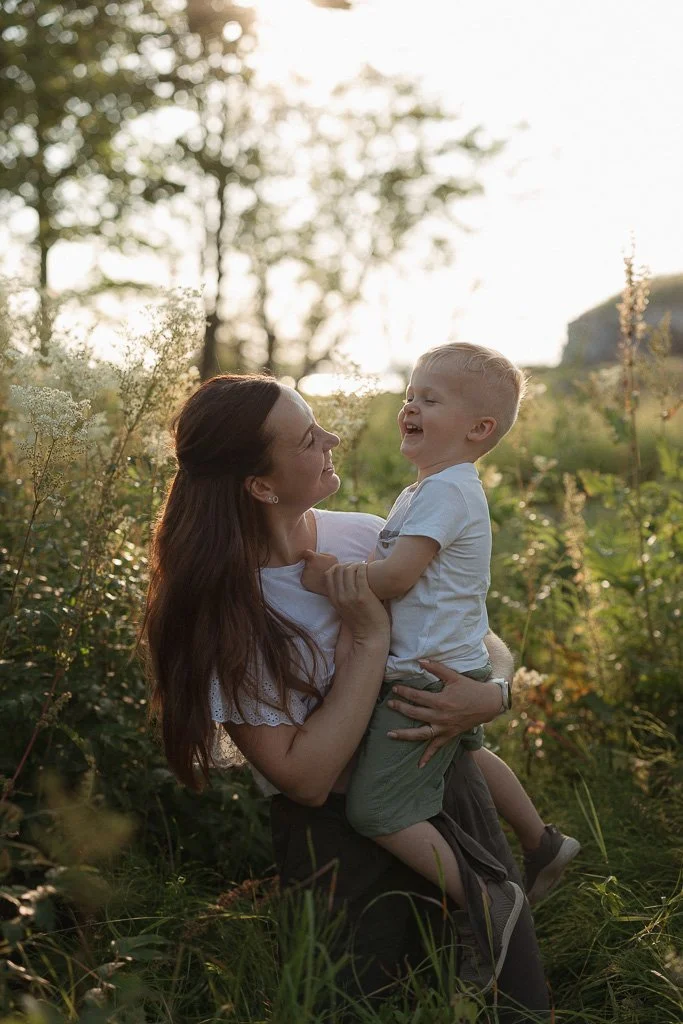 äiti ja lapsi -kuvaus suomenlinnassa