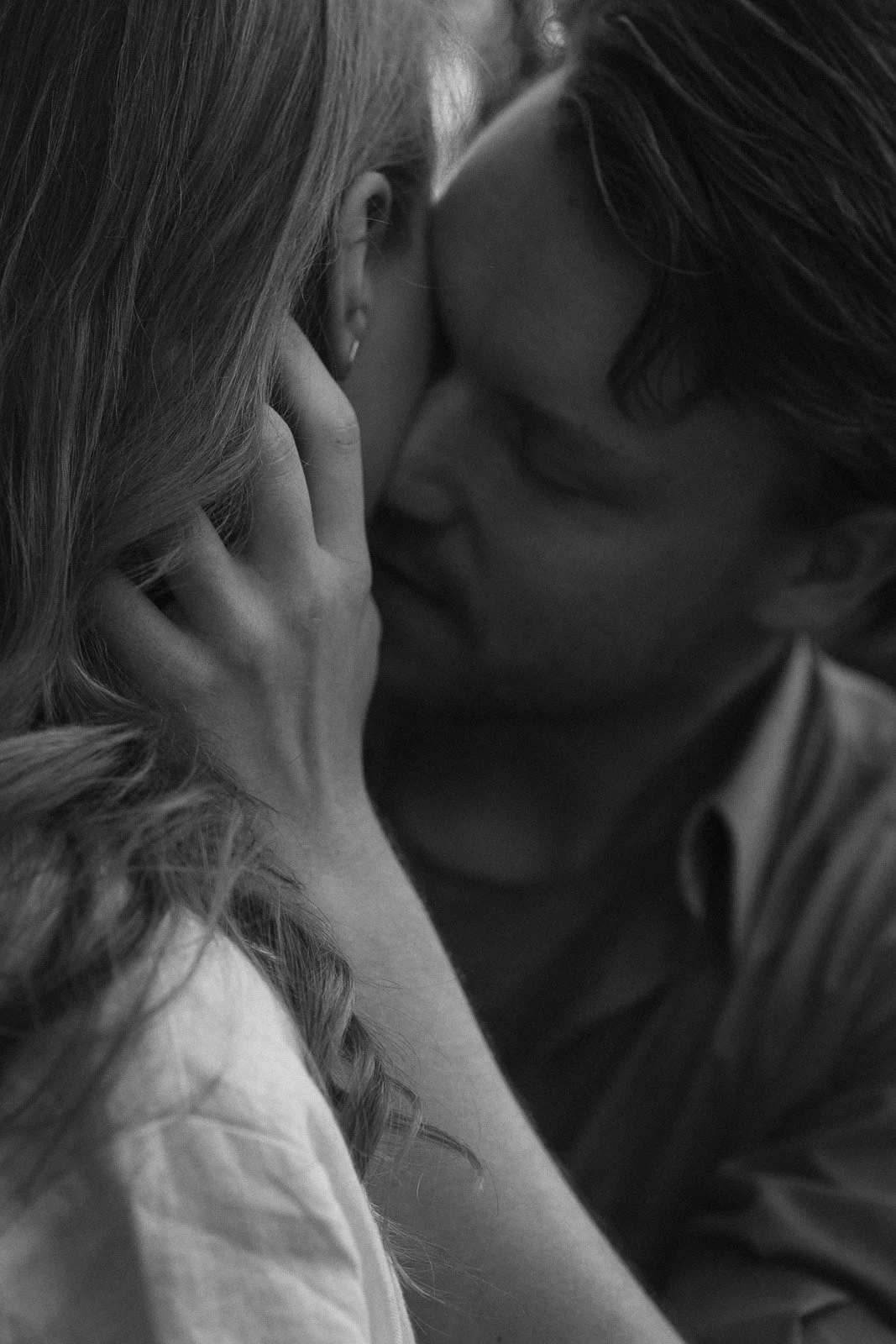  tunnelmallinen parikuvaus Tampereella iltavalossa