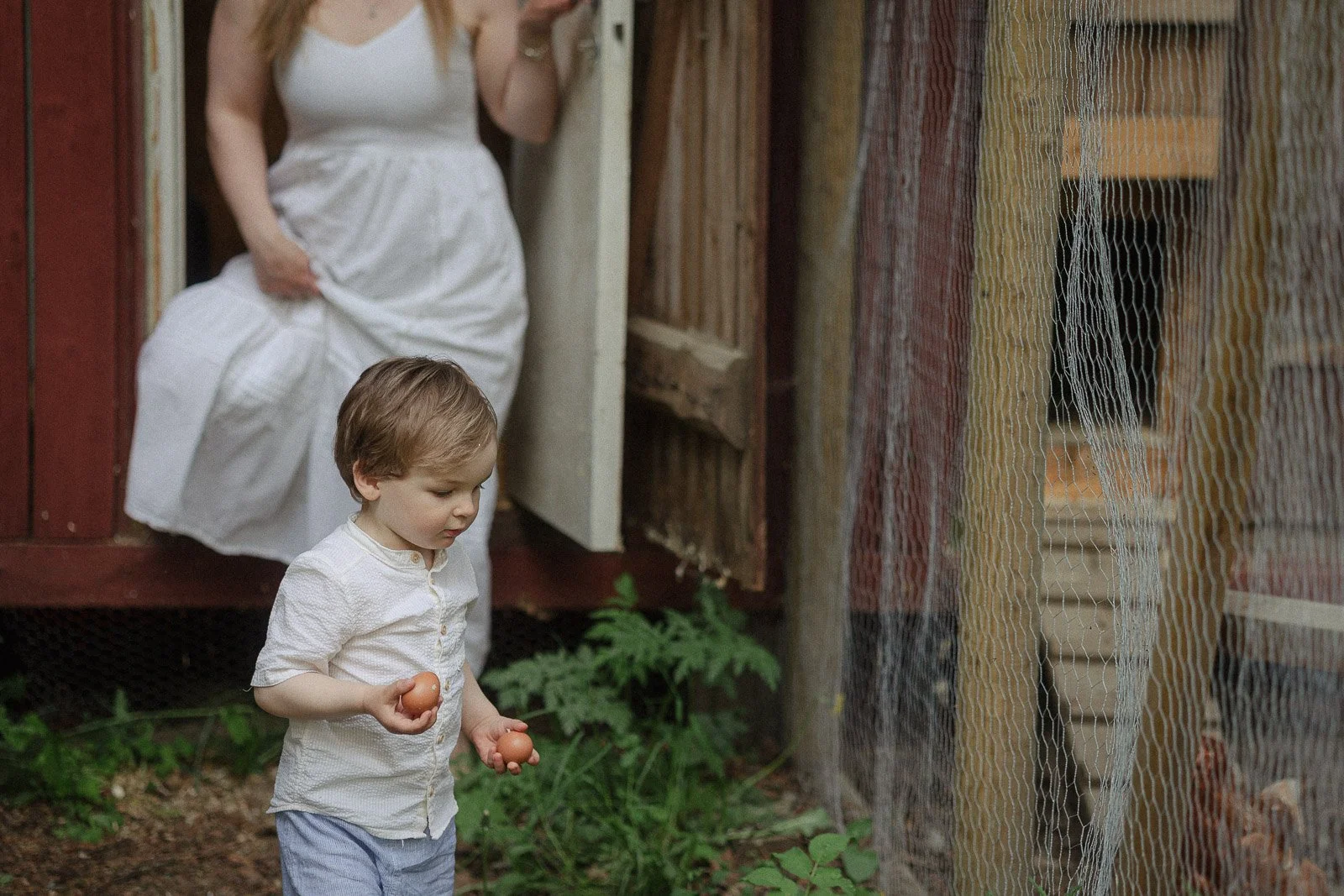 perhekuvaus perheen maatilalla