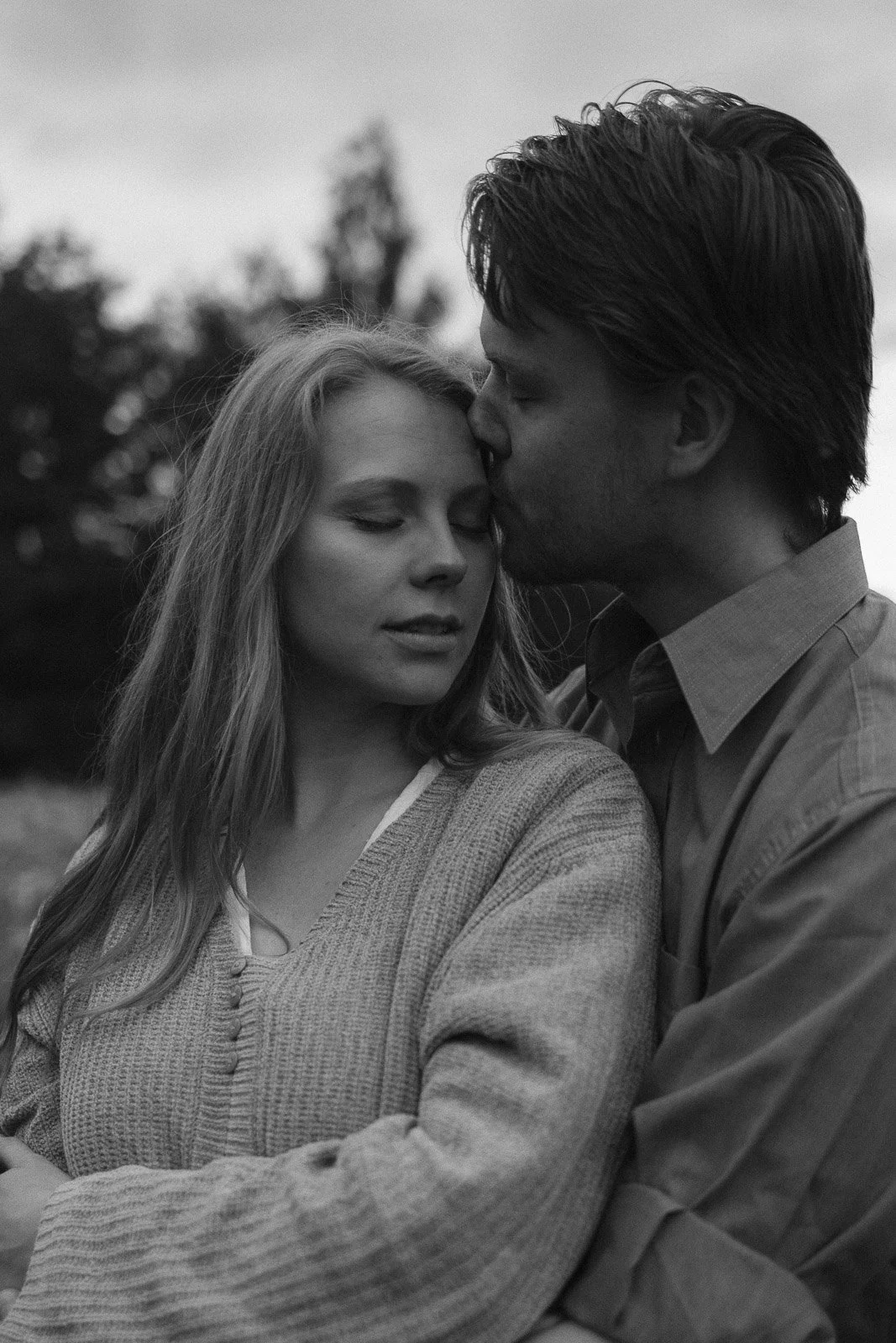  tunnelmallinen parikuvaus Tampereella iltavalossa