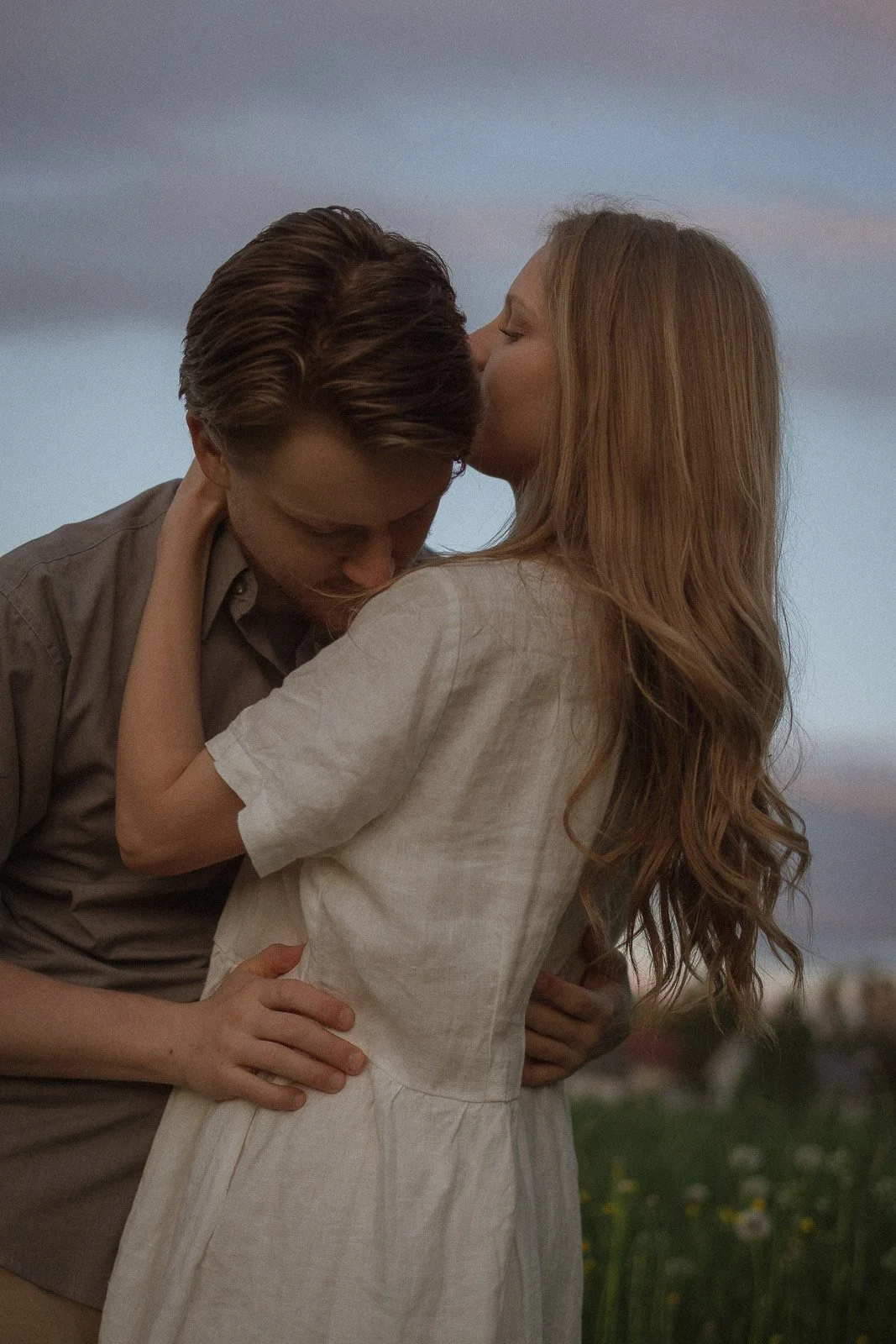  tunnelmallinen parikuvaus Tampereella iltavalossa