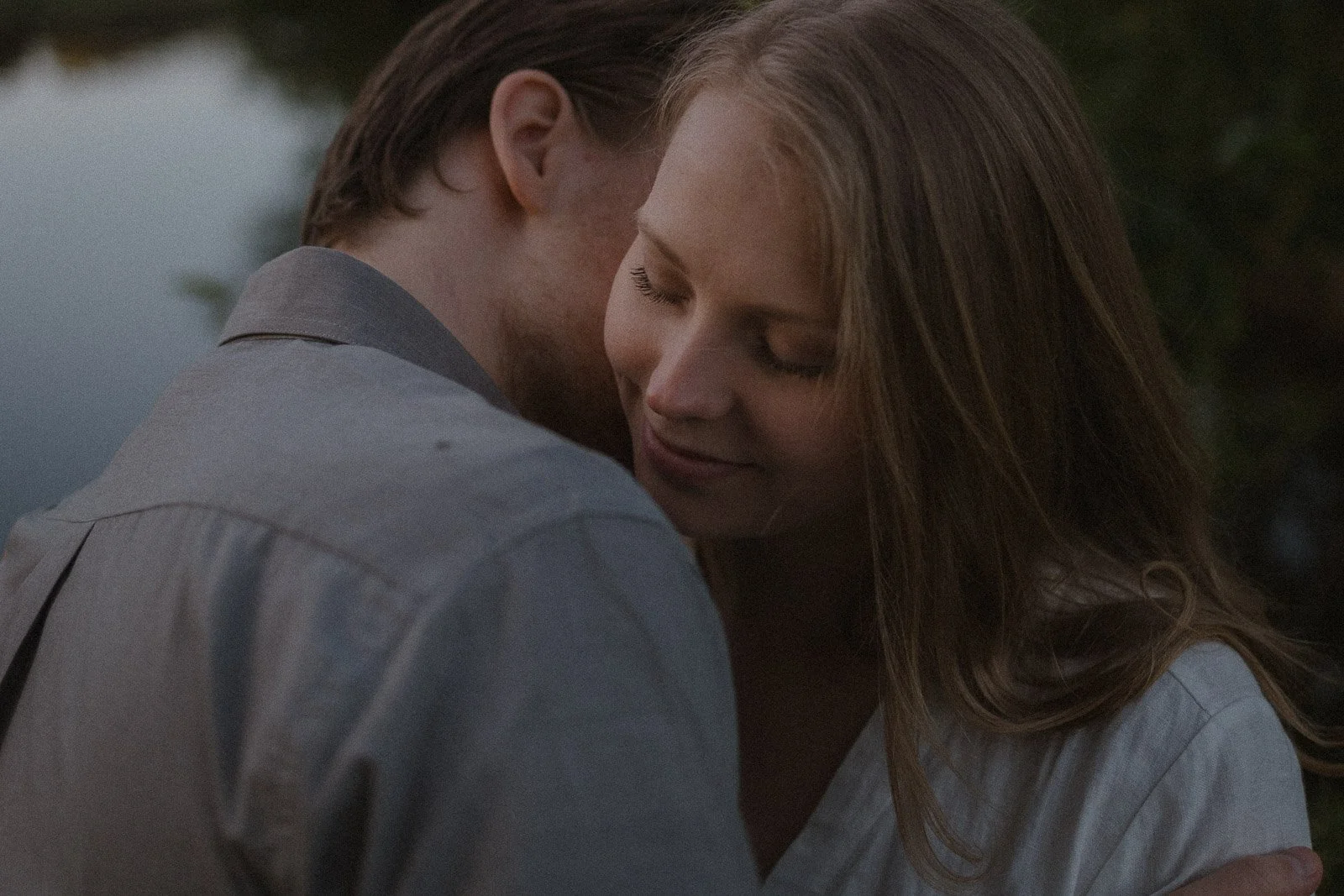  tunnelmallinen parikuvaus Tampereella iltavalossa