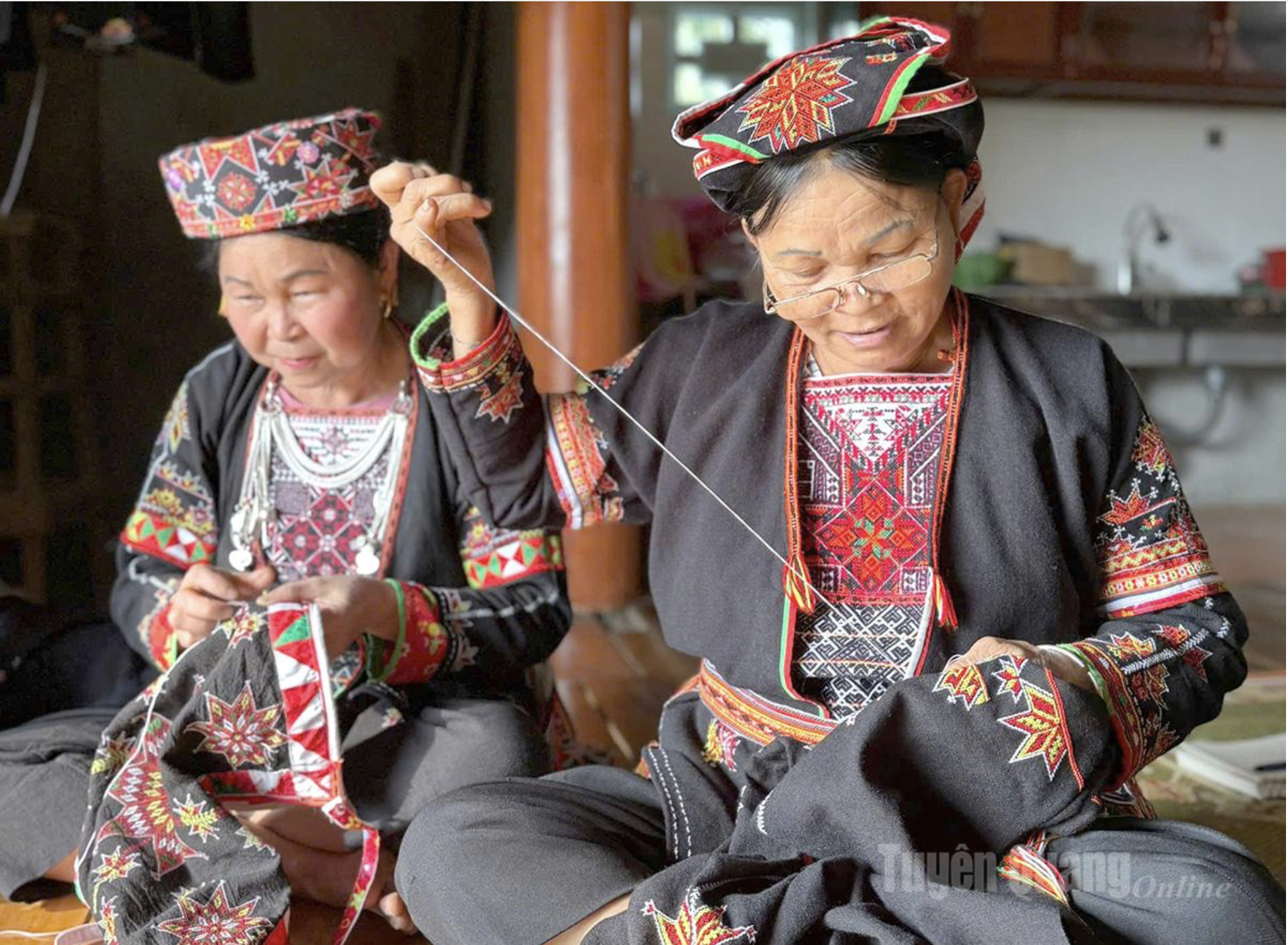 Dao Da Ban women in Vietnam practicing and passing on traditional embroidery, expressing autonomy, continuity, and cultural knowledge