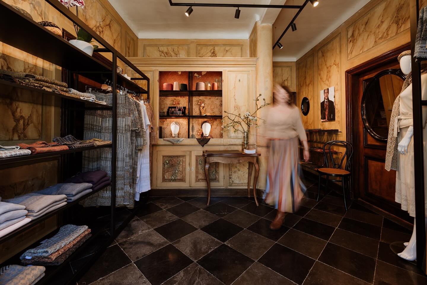 ✨ Step into history and elegance at our newly renewed shop nestled in the hand-painted hallway of an 18th-century palace in the center of the charming city Thorn. 🏰 Formerly home to one of the &ldquo;forgotten princesses,&rdquo; our space is steeped