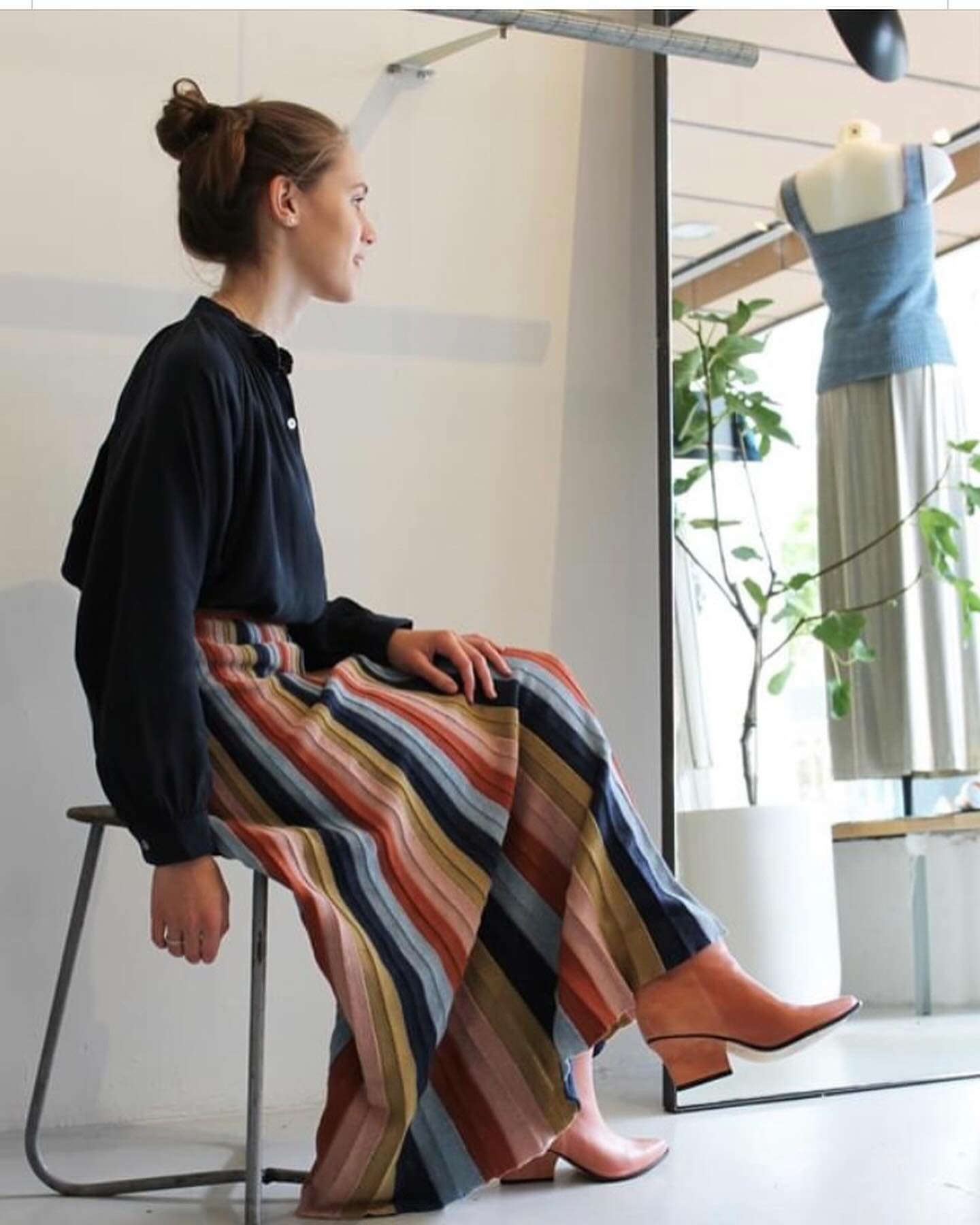 Our maxi skirt Den&icirc;mes is loved by many, and our bestseller 💙. A fantastic add to your capsule wardrobe for many years to come. #maxiskirt #capsulewardrobe #knitweardesign #ecofashion #designerwear #designerfashion #studiomyr